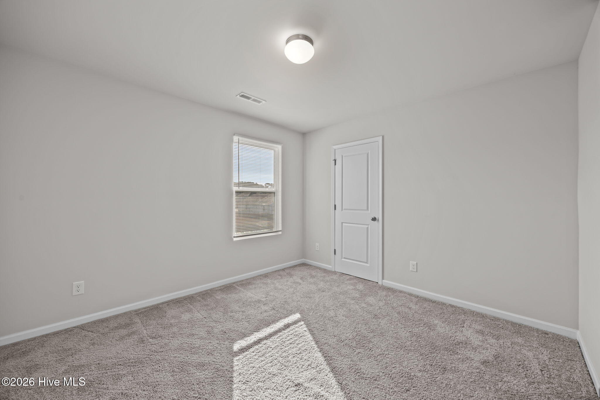 100549806 | Photo 19