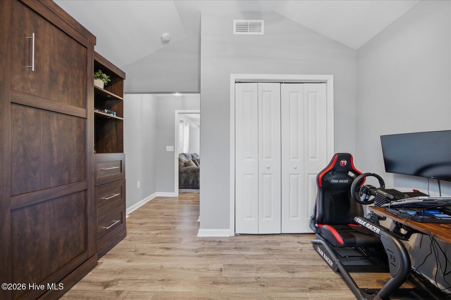 100570565 | Photo 29