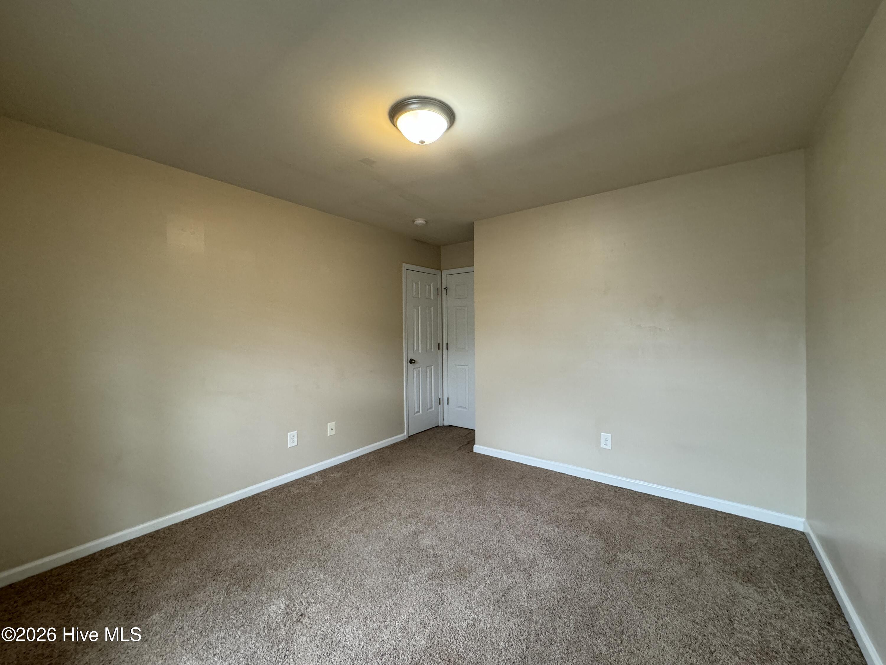 100567130 | Photo 15