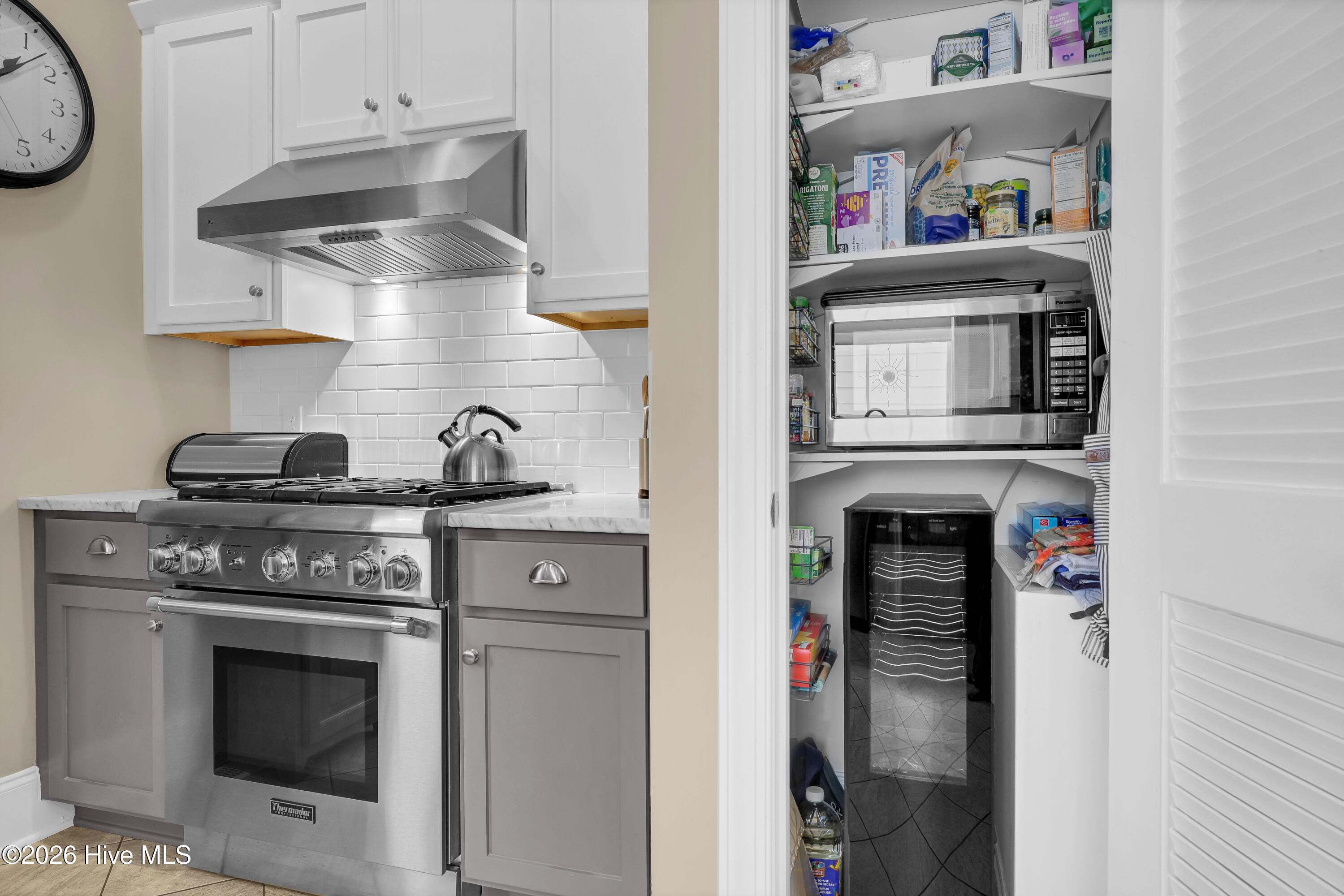 100566208 | Photo 15