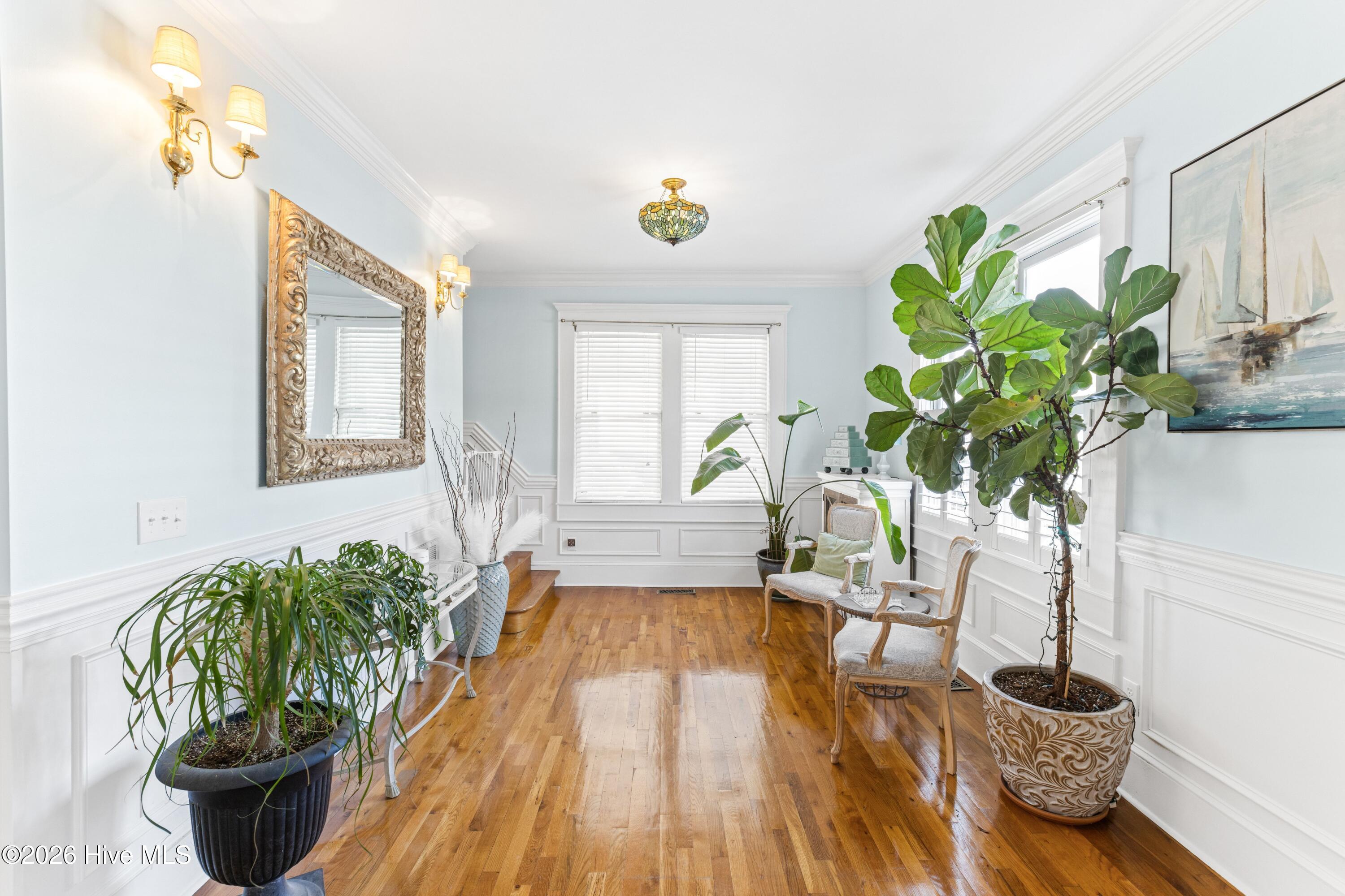 100560142 | Photo 10