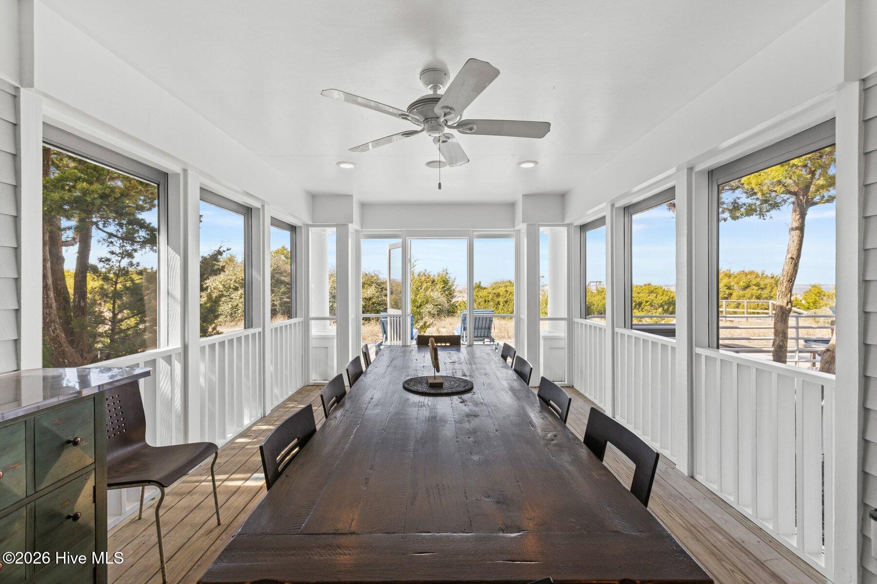 100558974 | Photo 21