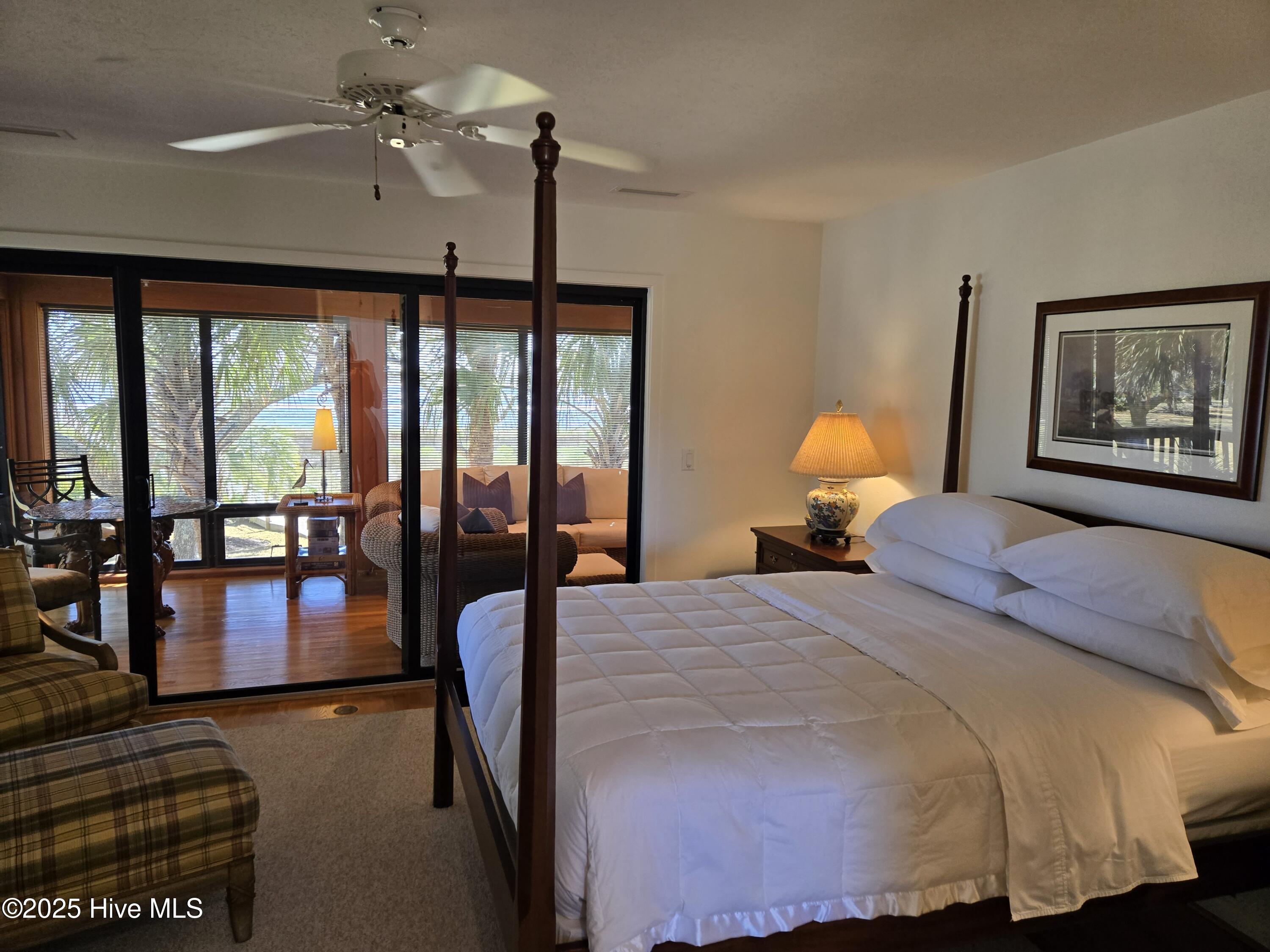 100463801 | Photo 62