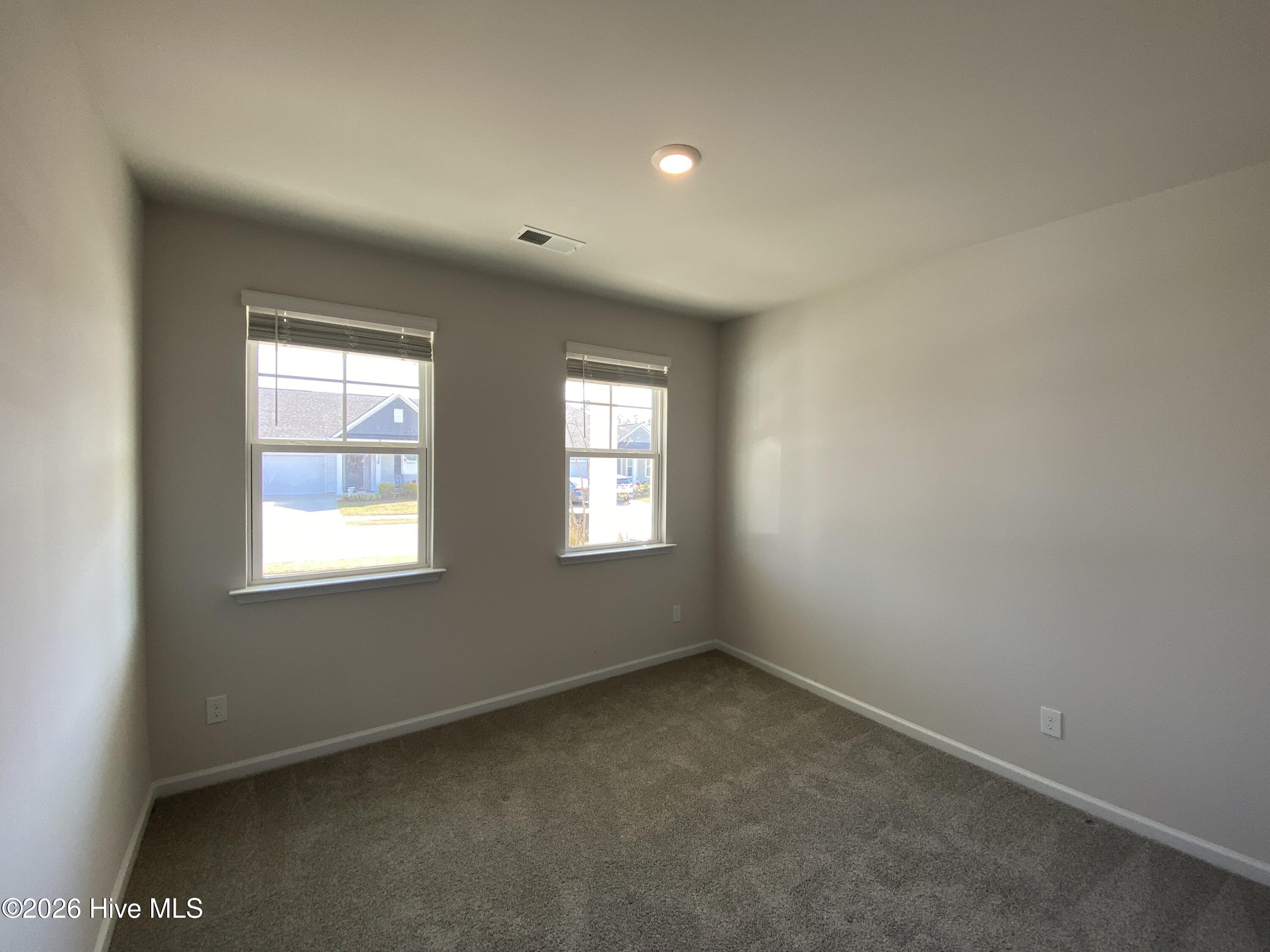 100553677 | Photo 27