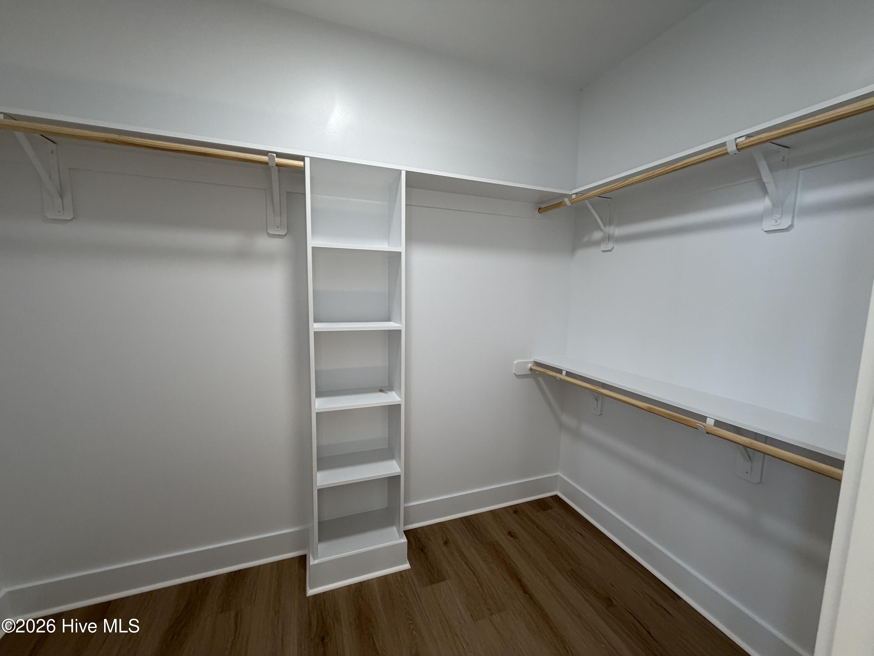 100559607 | Photo 33