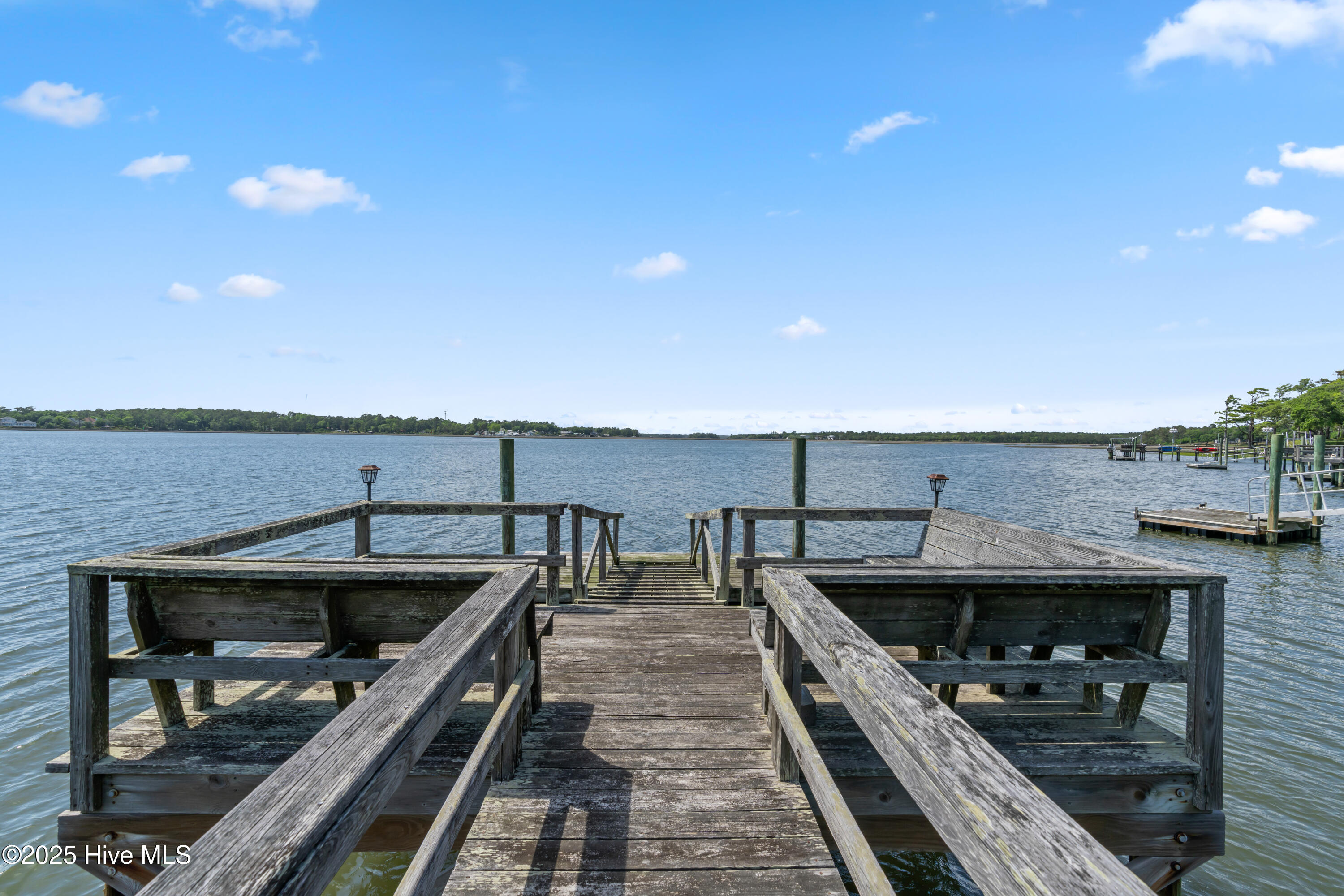 100570378 | Photo 53