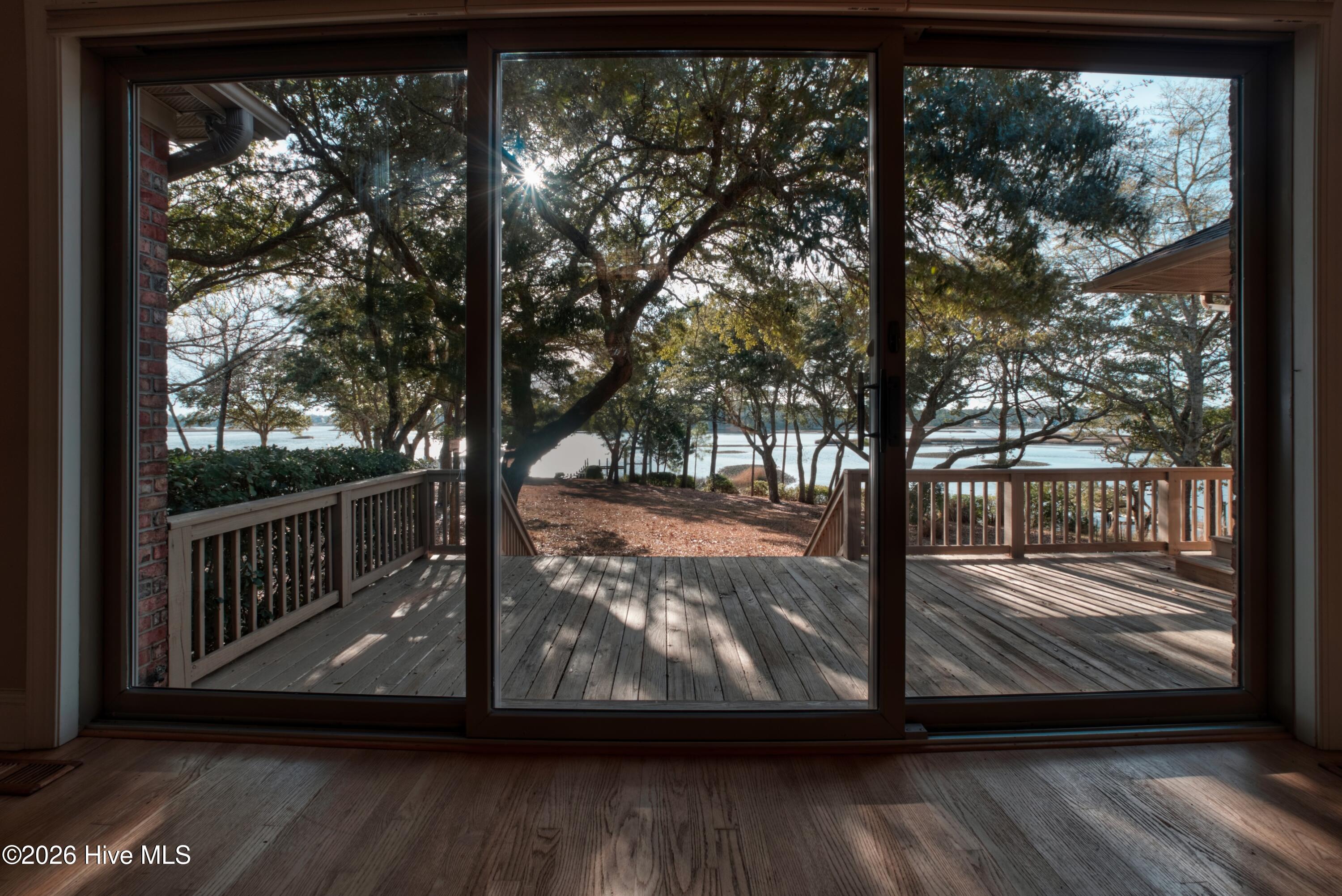 100551143 | Photo 39