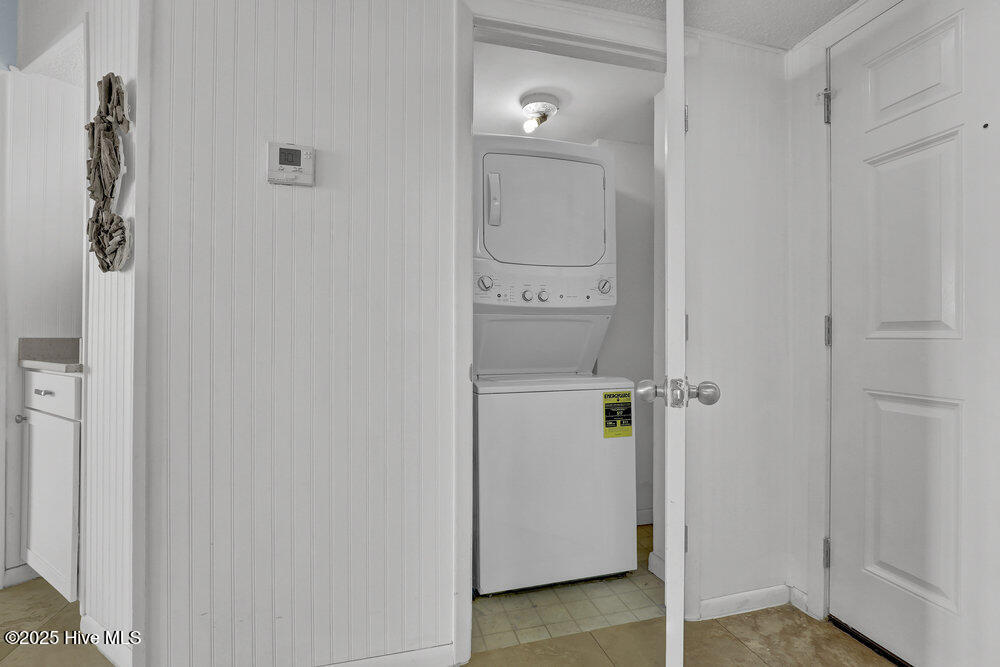 100520540 | Photo 10