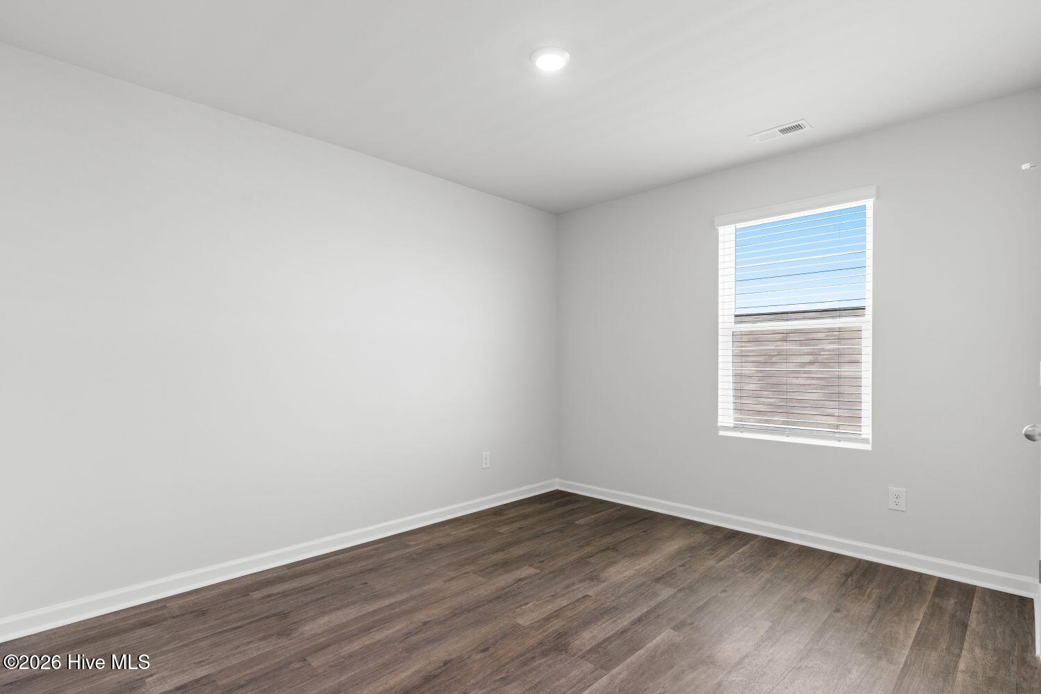 100535209 | Photo 39