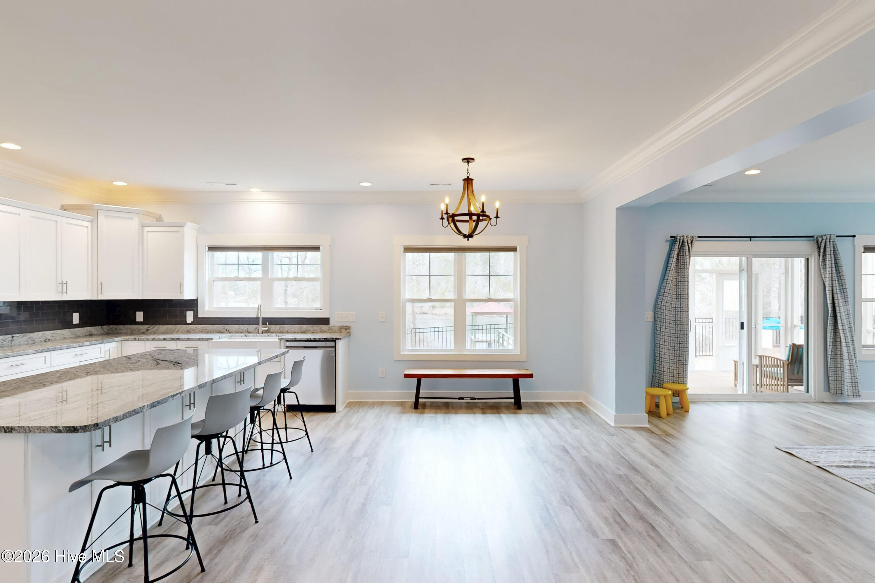 100557107 | Photo 13