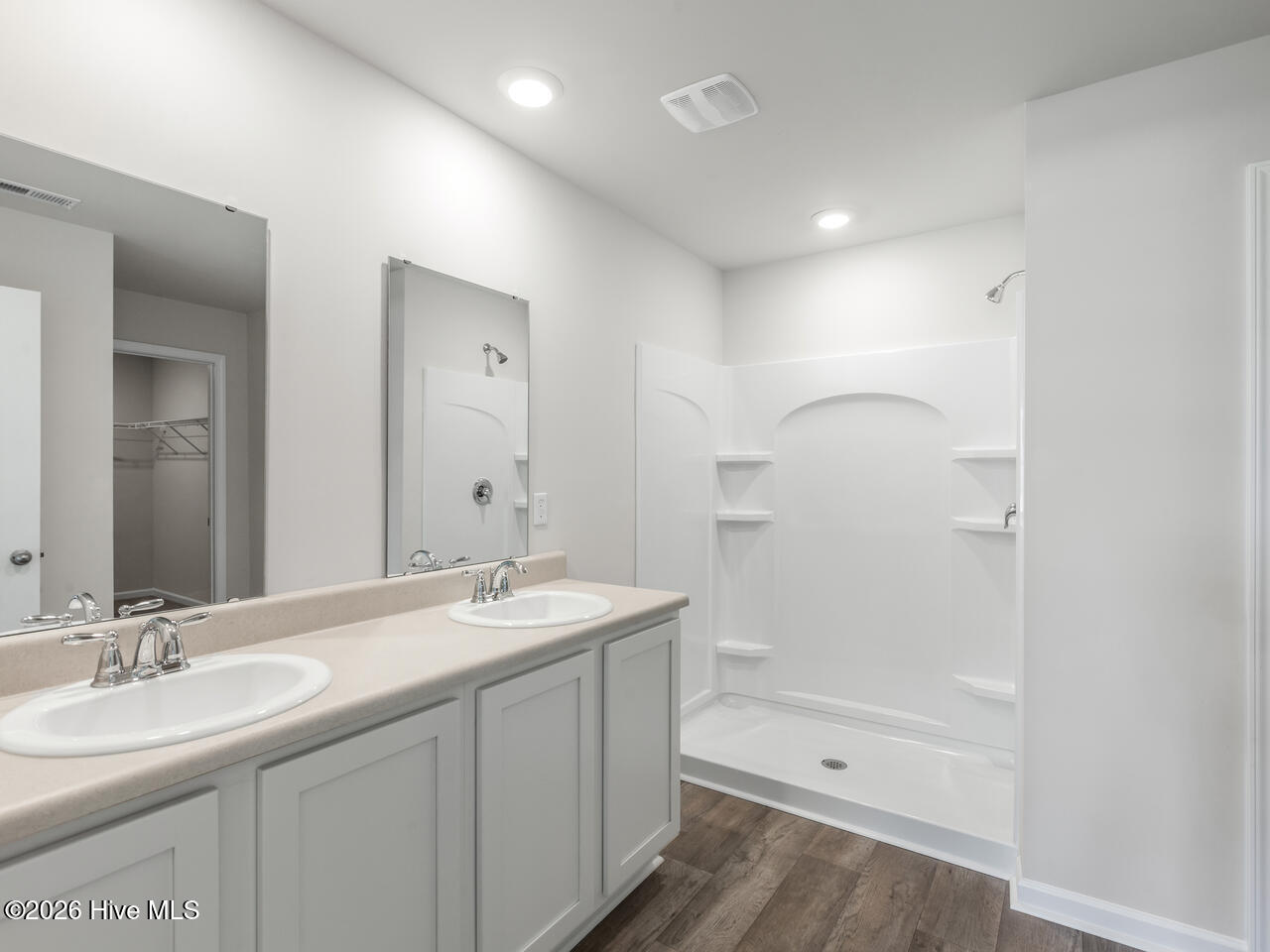 100548356 | Photo 14