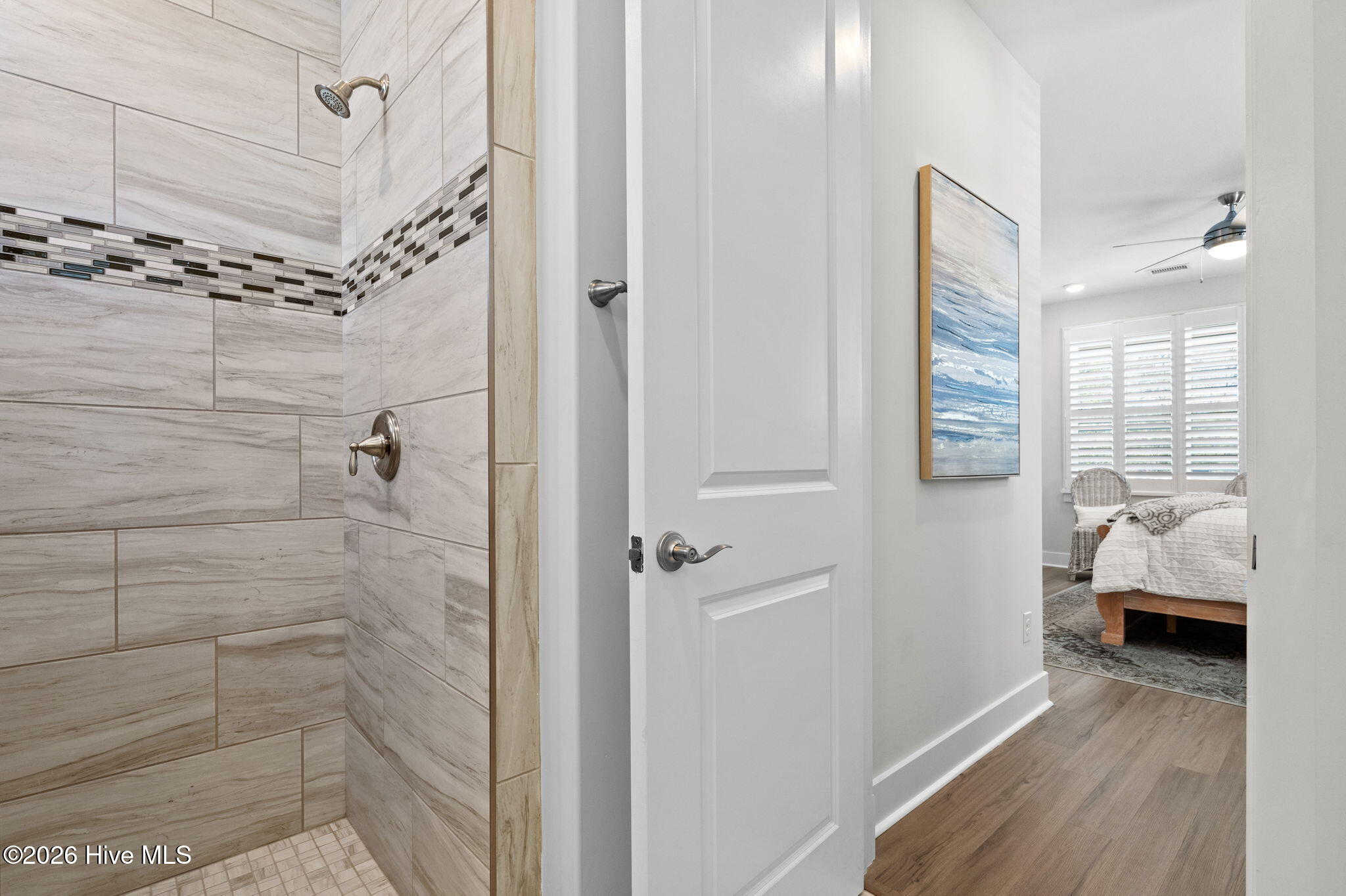 100564957 | Photo 19