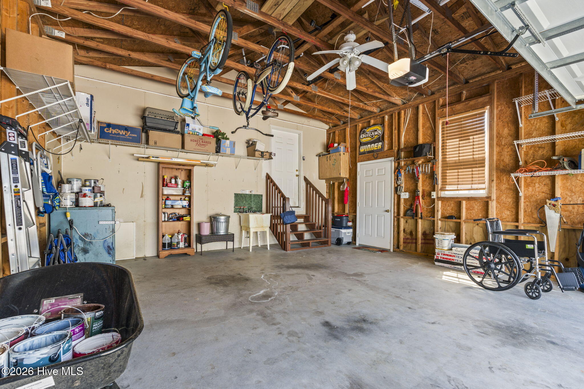 100563458 | Photo 28