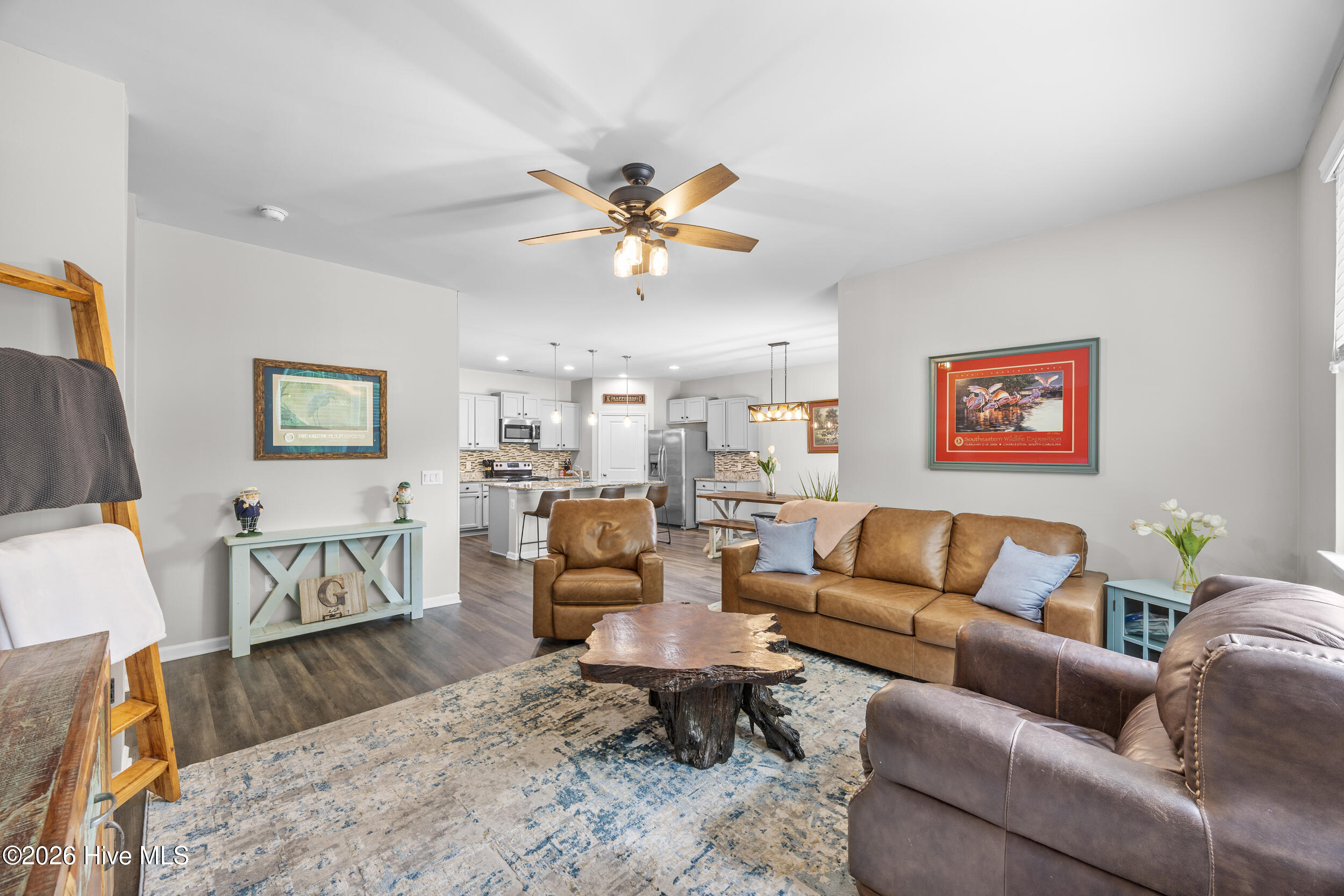 100570461 | Photo 15