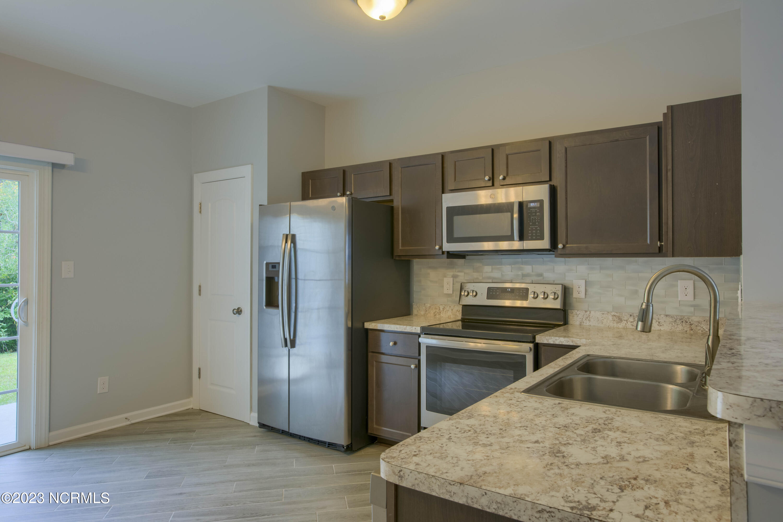 100545817 | Photo 15