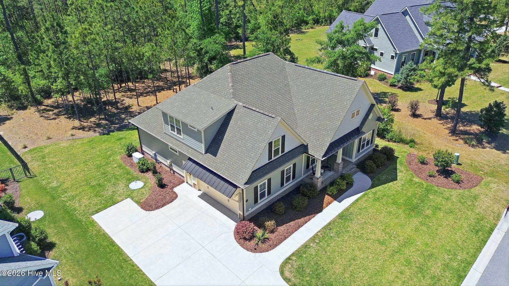 100569004 | Photo 81