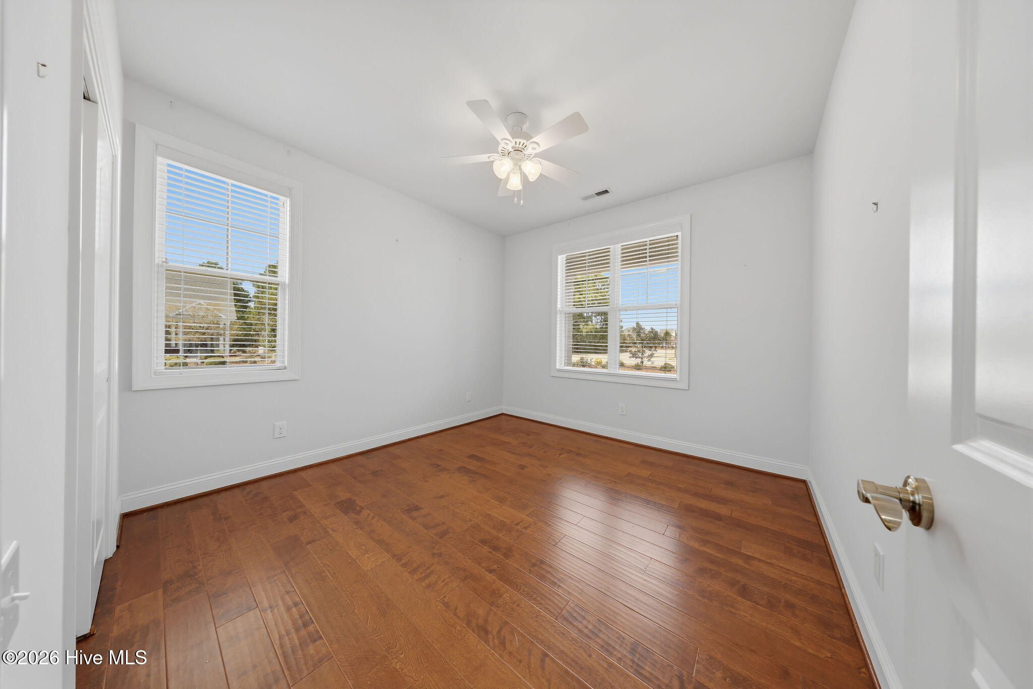 100518693 | Photo 40