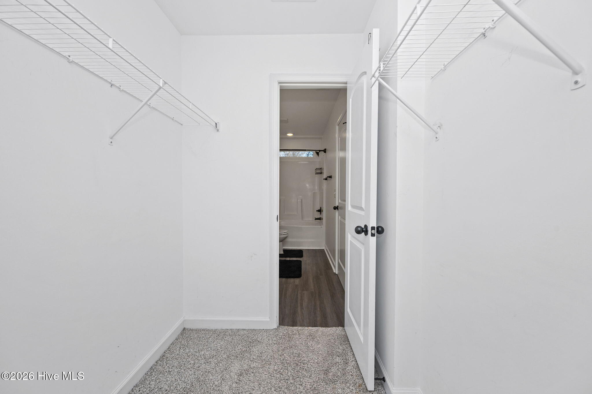 100547697 | Photo 36