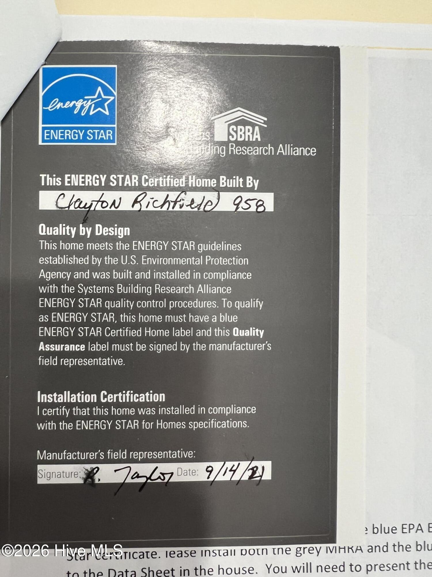 100558277 | Photo 40