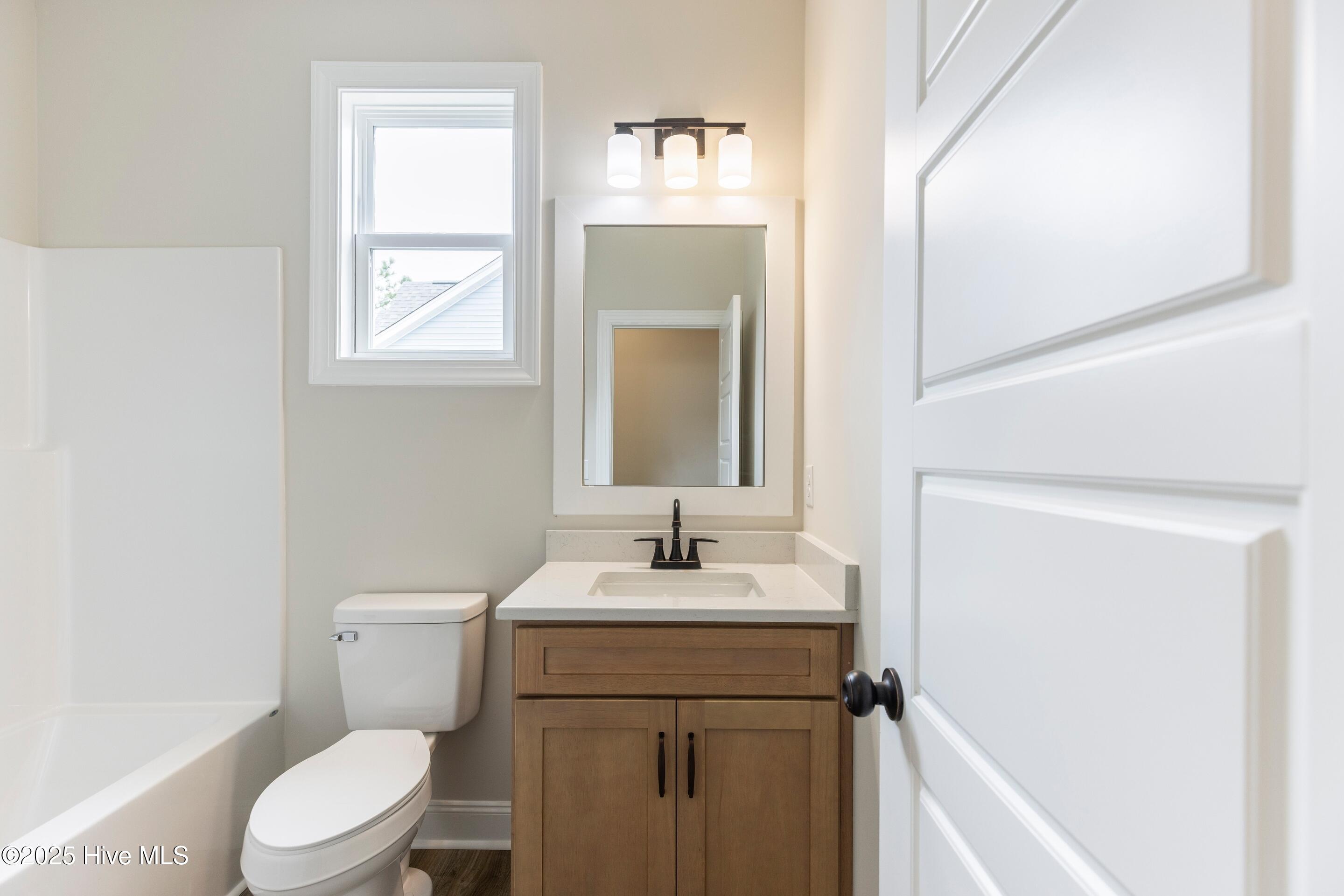 100545595 | Photo 37