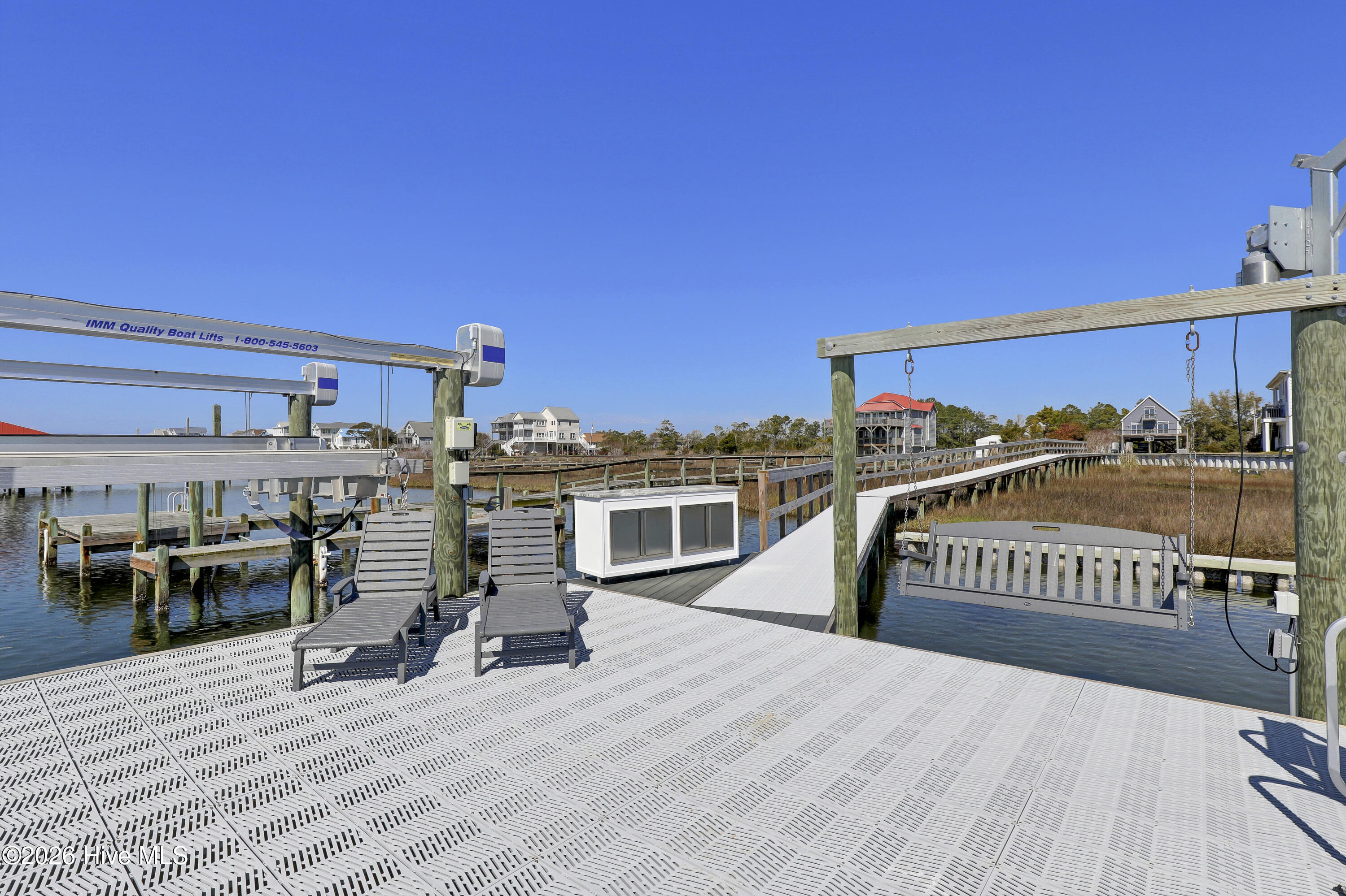 100562204 | Photo 53