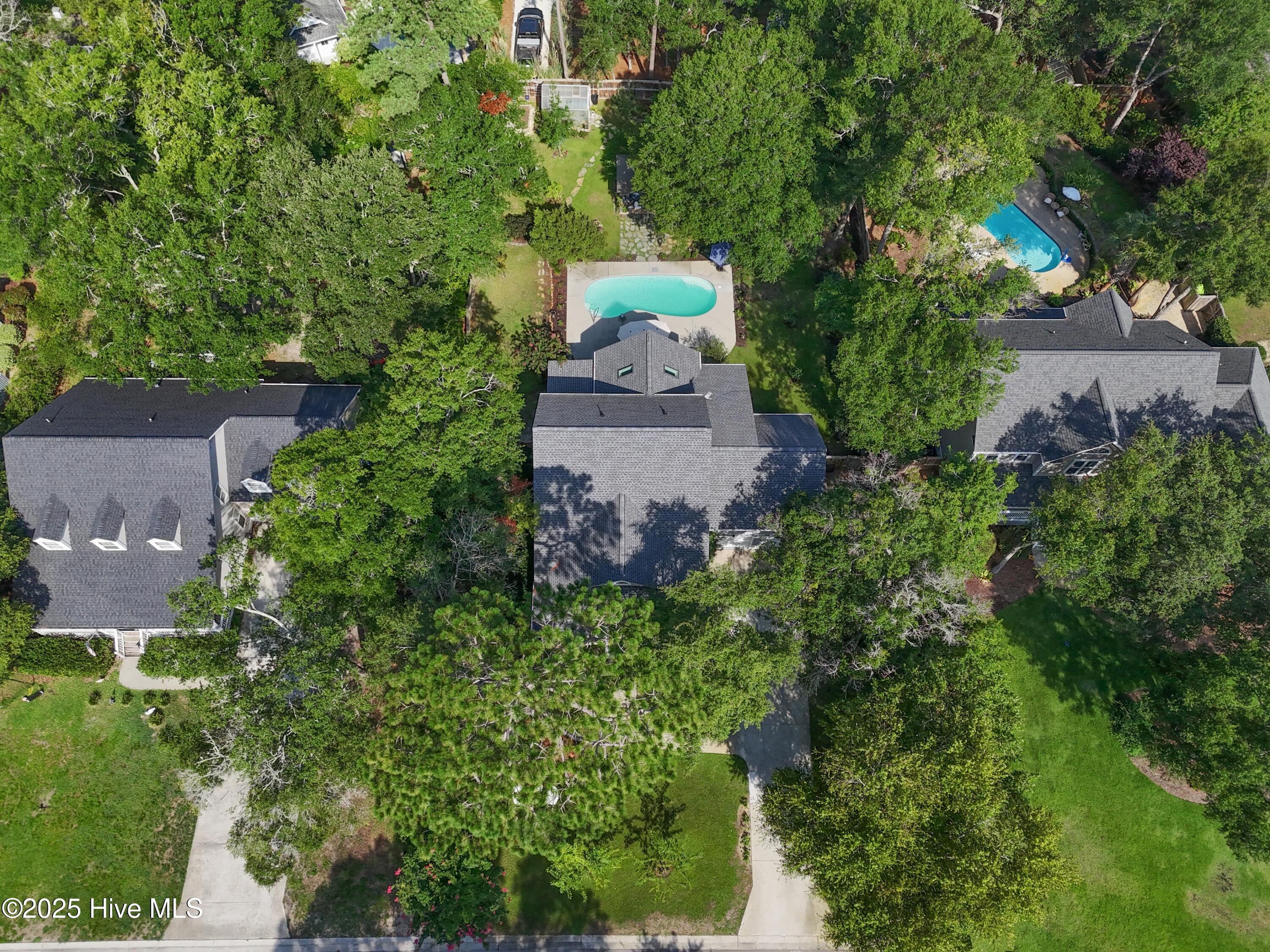 100522421 | Photo 71