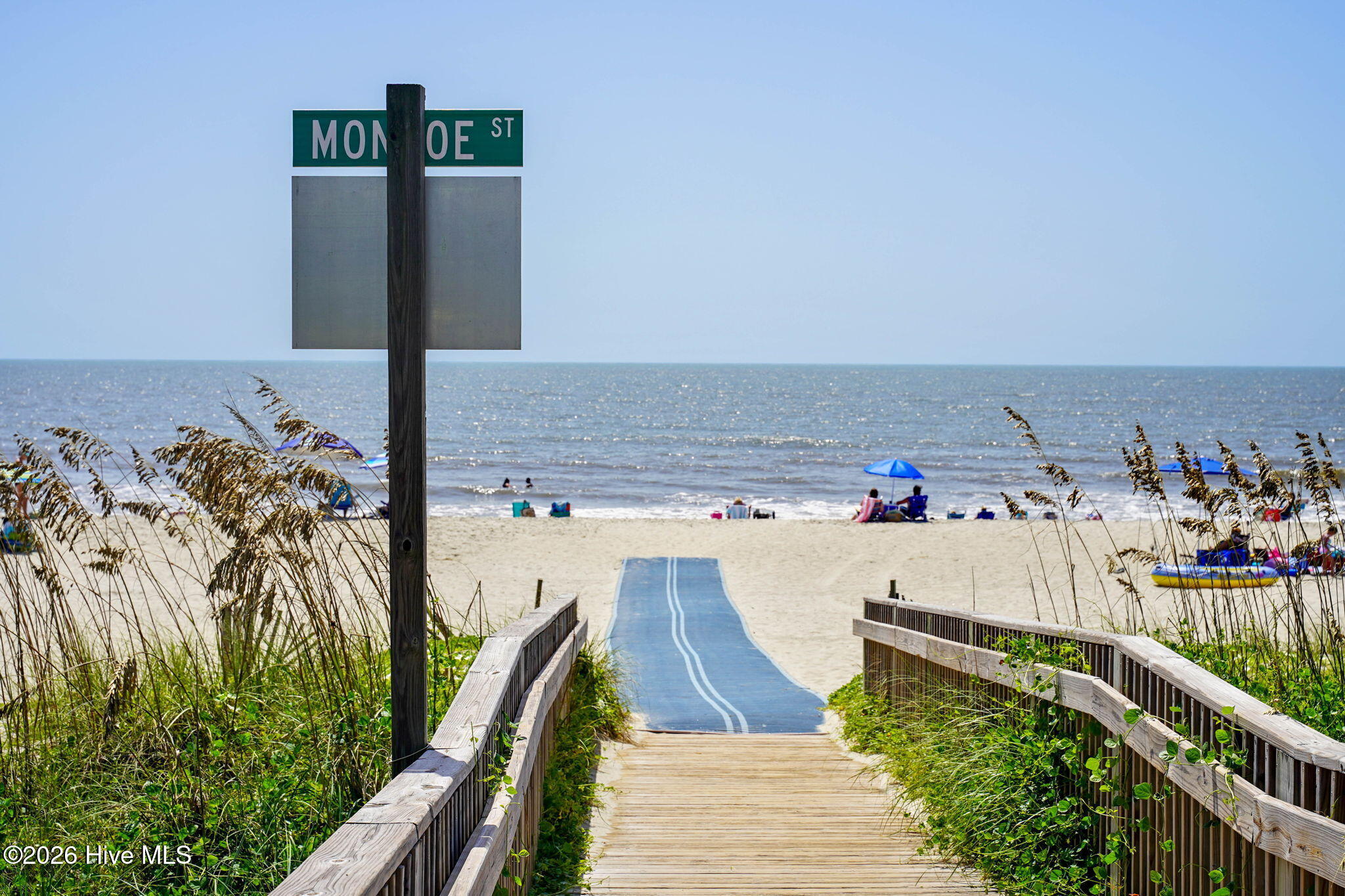 100560739 | Photo 60