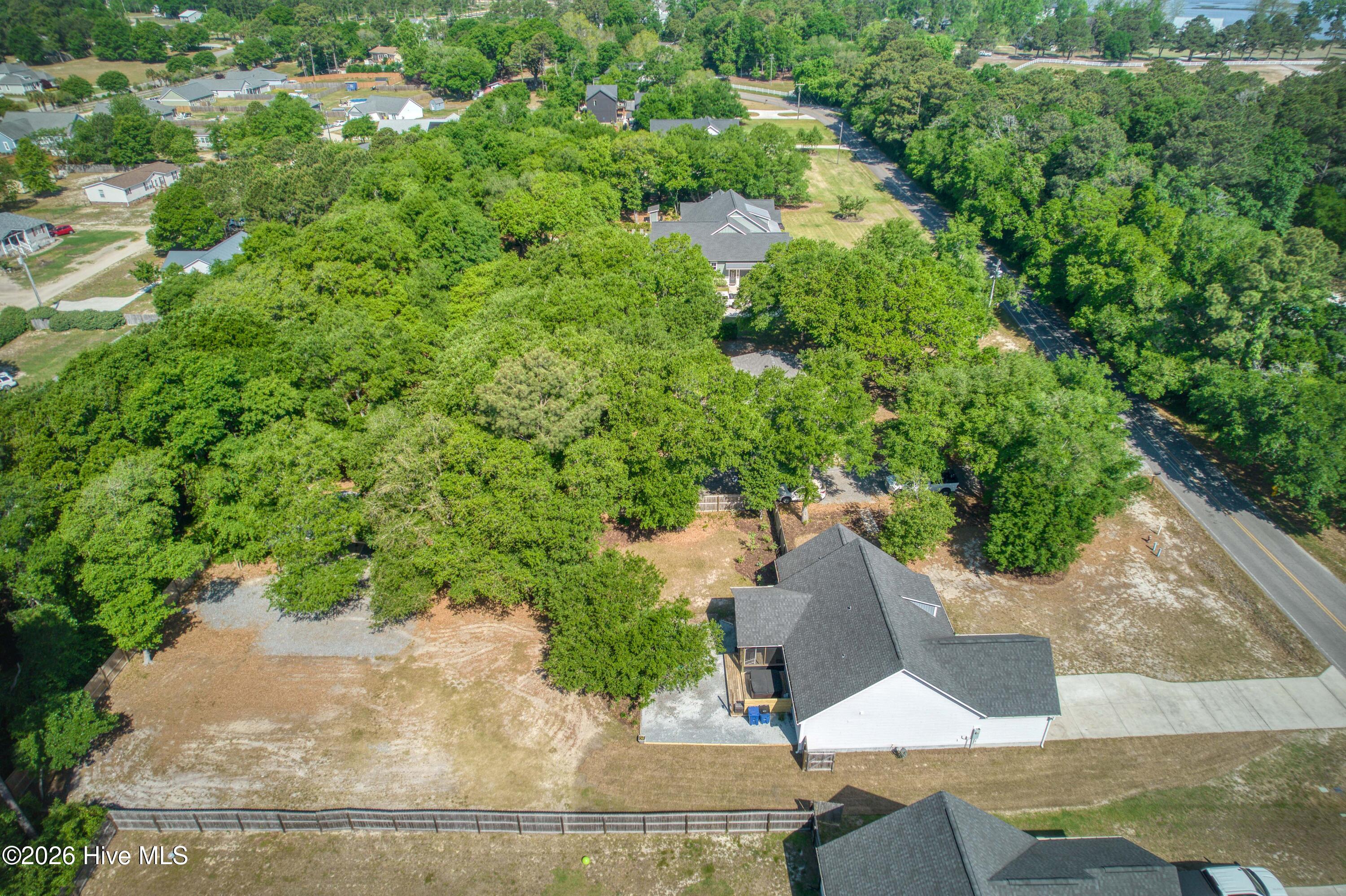 100569284 | Photo 61