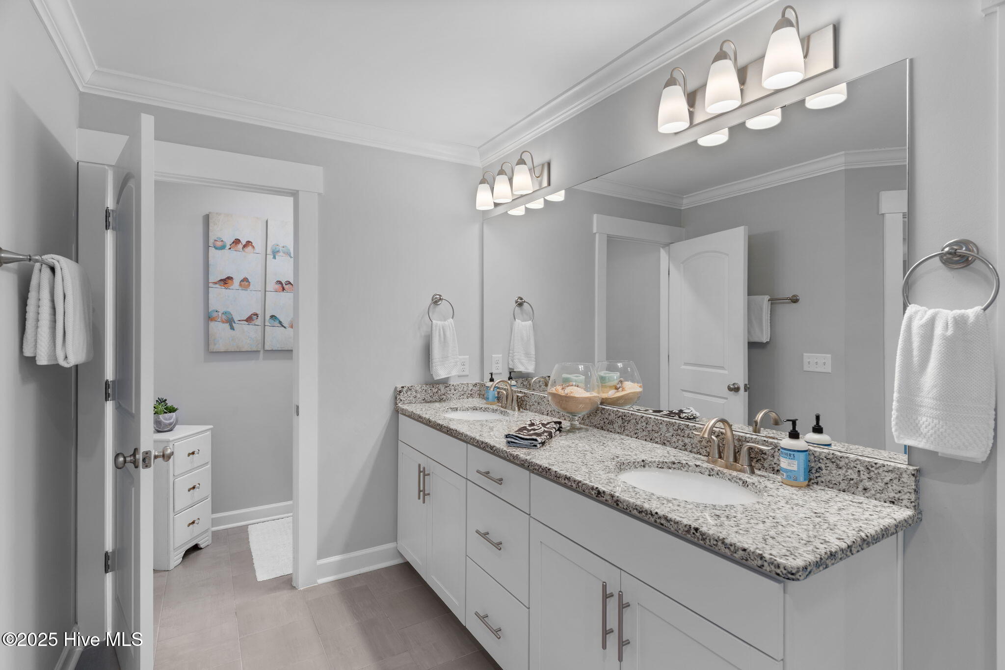 100526886 | Photo 31