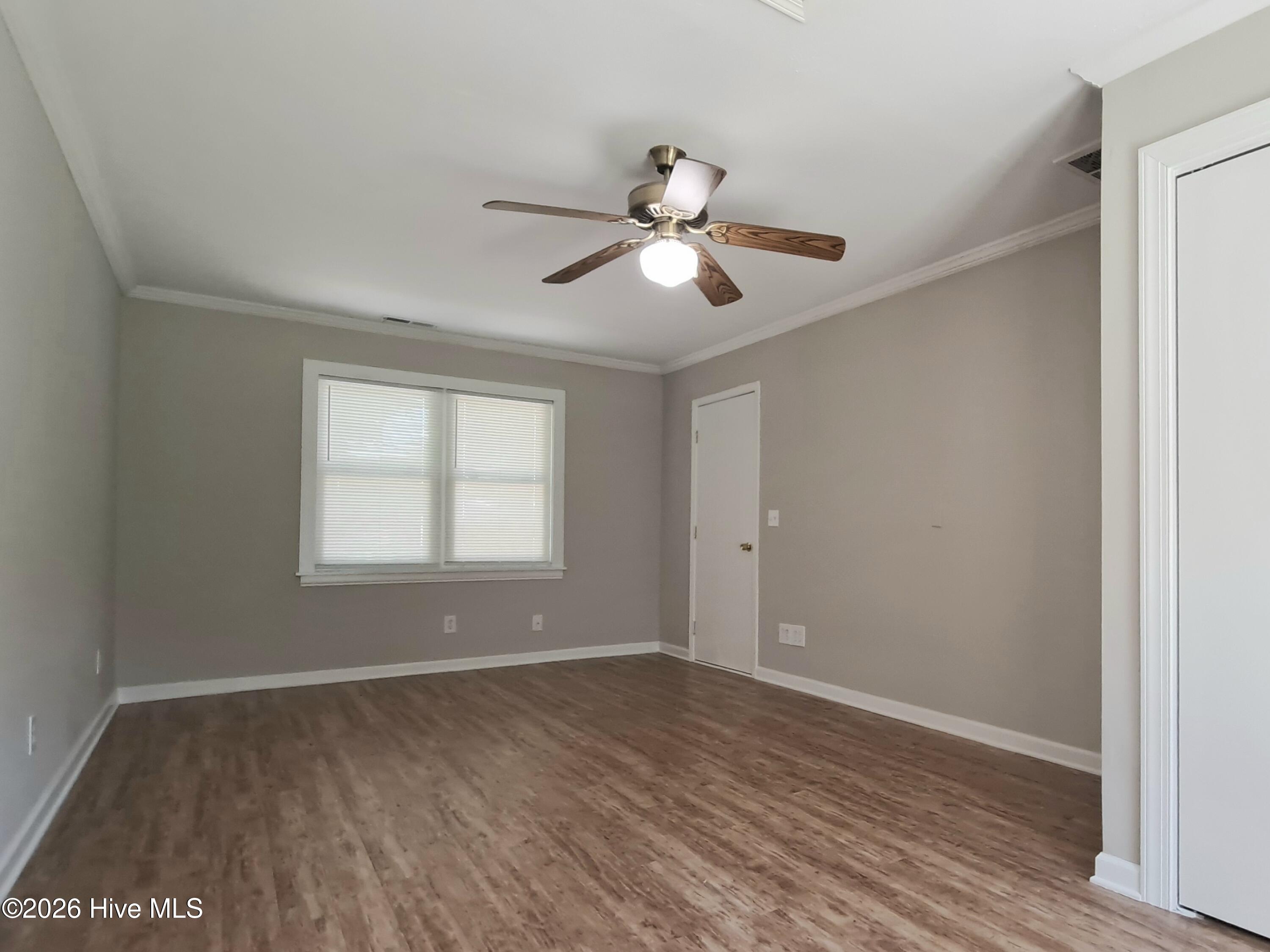 100562478 | Photo 12