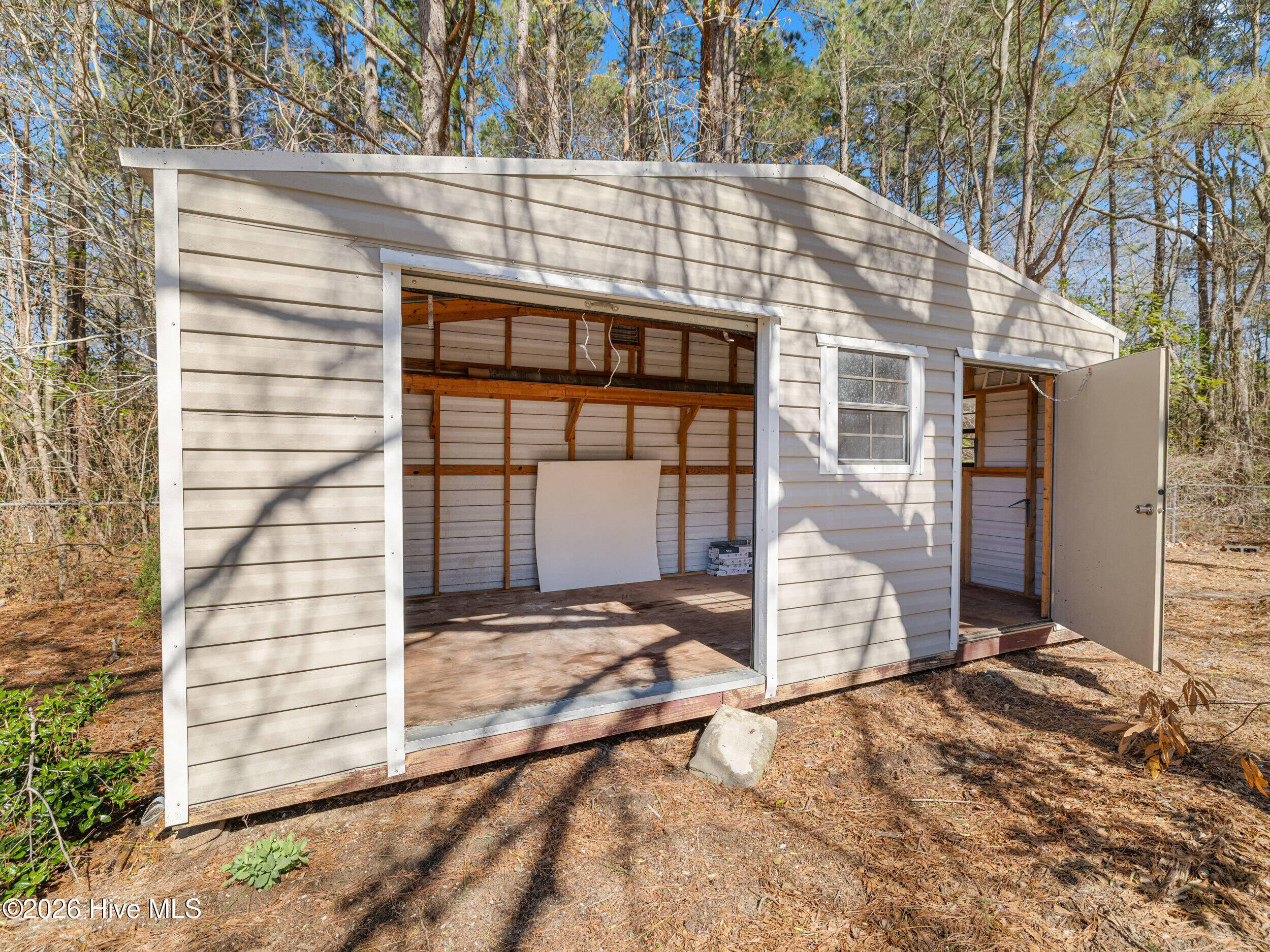 100560280 | Photo 49