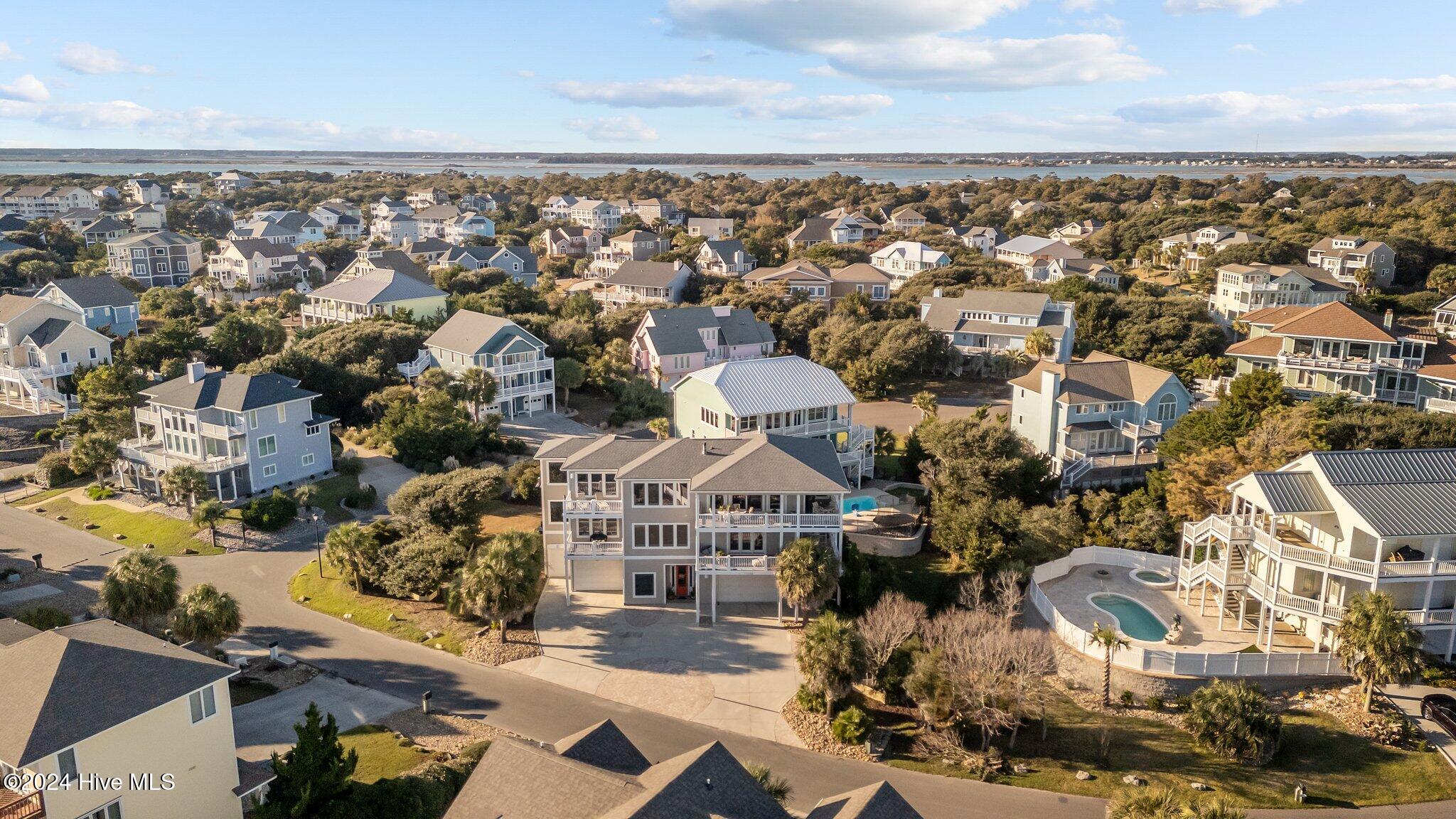 100476259 | Photo 51