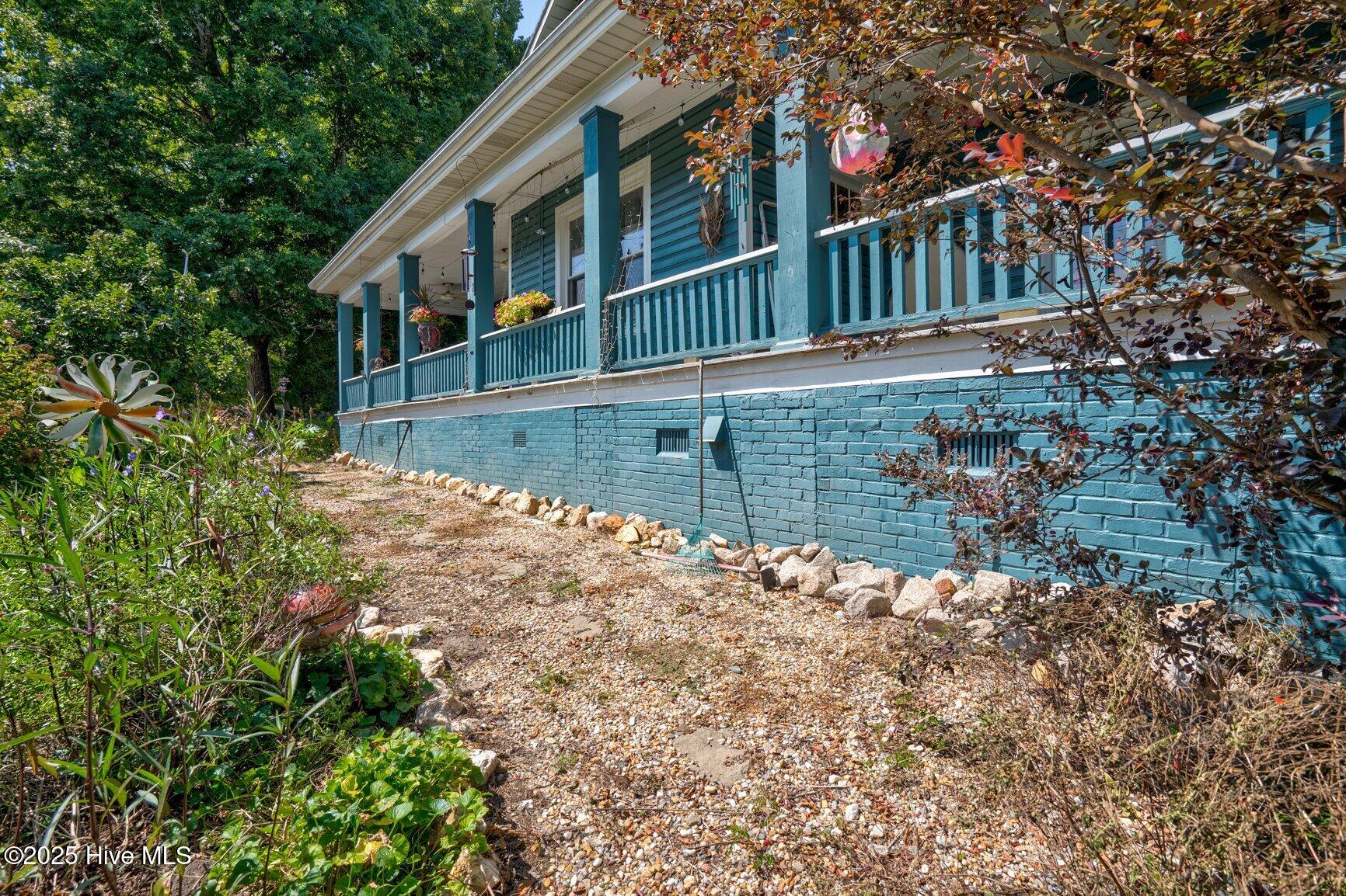 004-512WestNashStreet-SpringHope-NC-2788