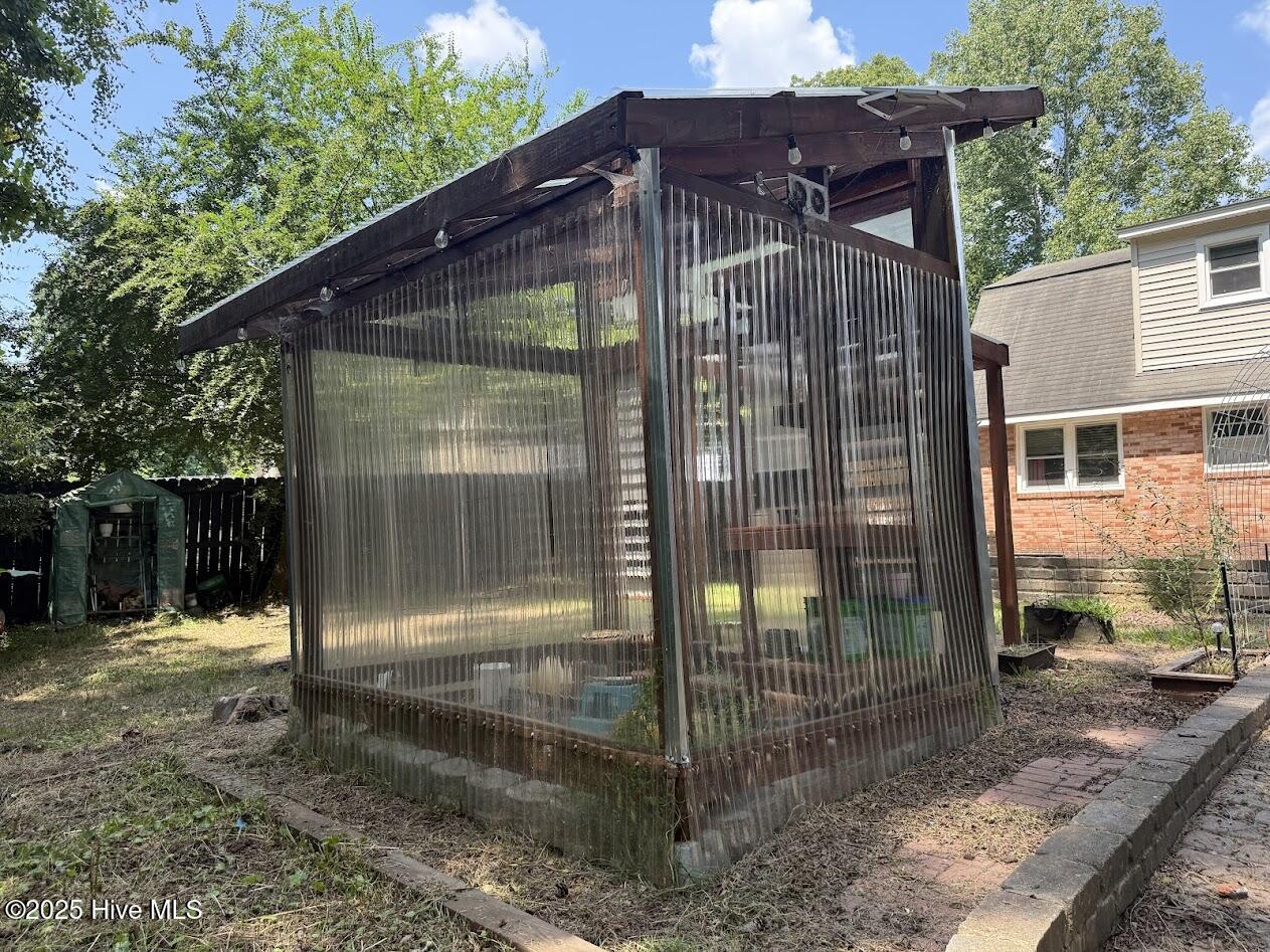 100525769 | Photo 18