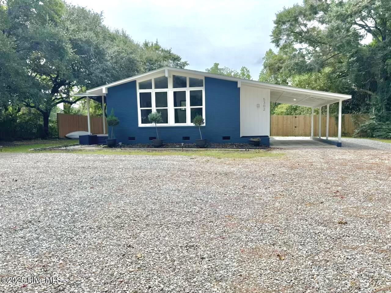 4) 62263-68c5ad11a204d