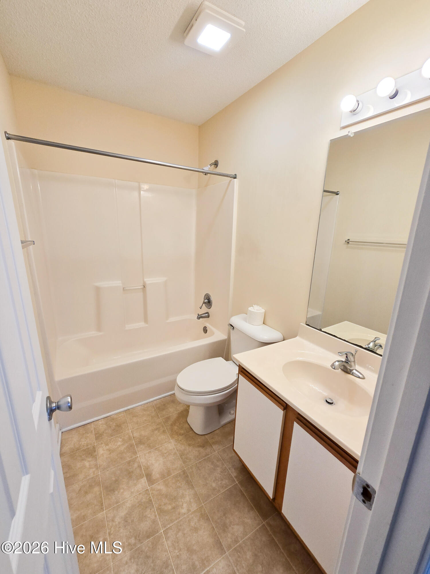 100560763 | Photo 17