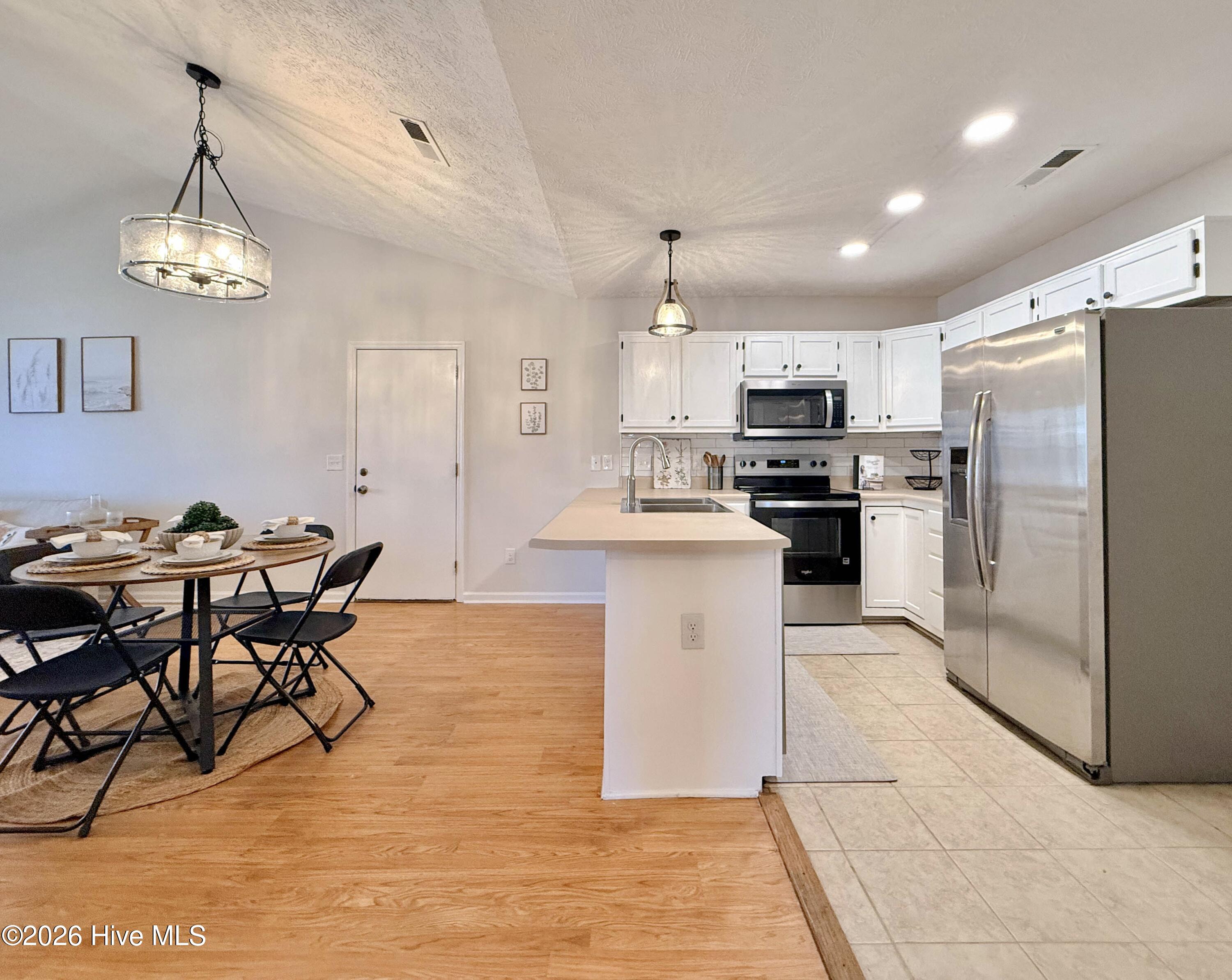 100558599 | Photo 38