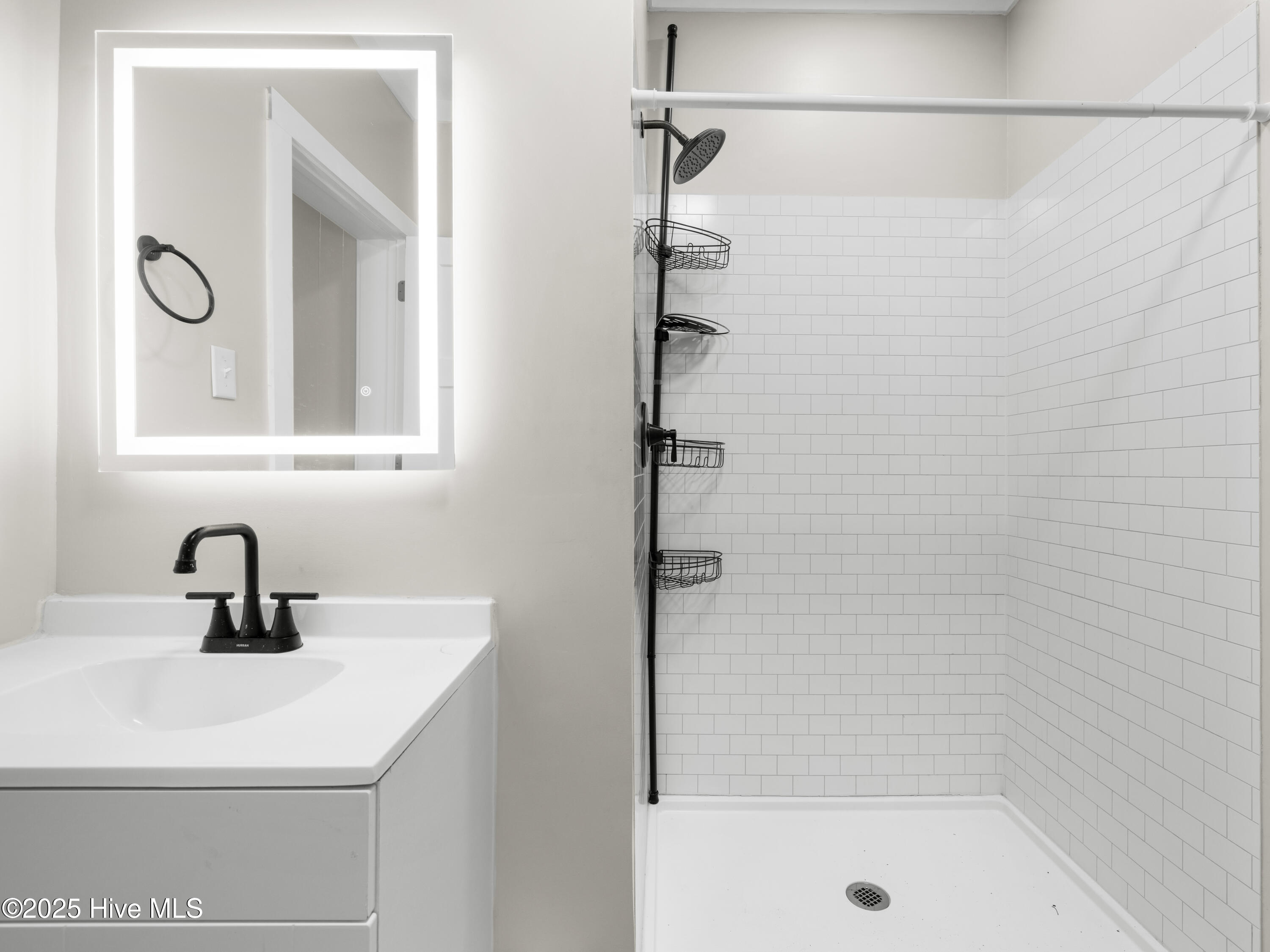 100544589 | Photo 26