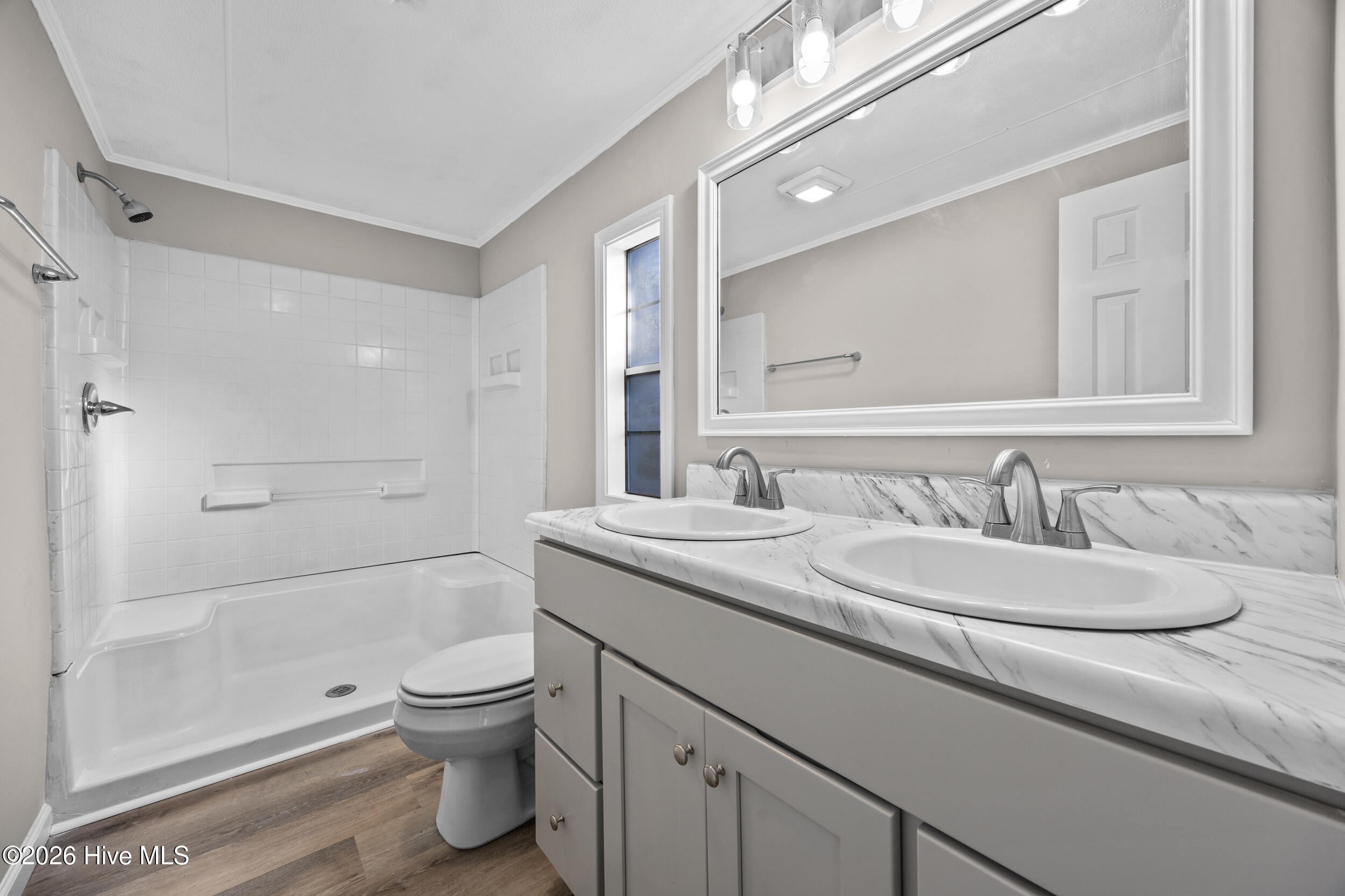 100553341 | Photo 20