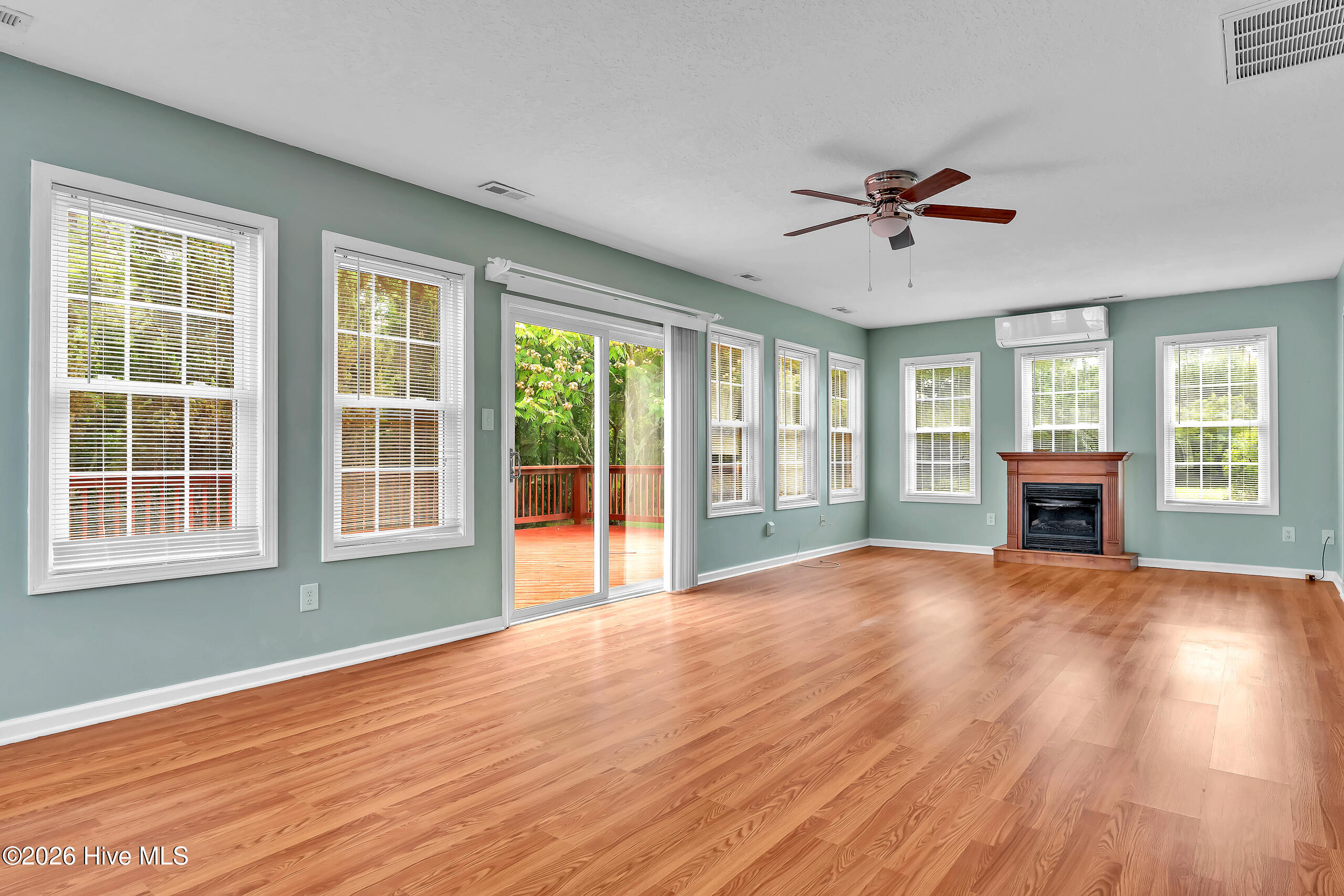 215 Winding Creek Way,Hubert