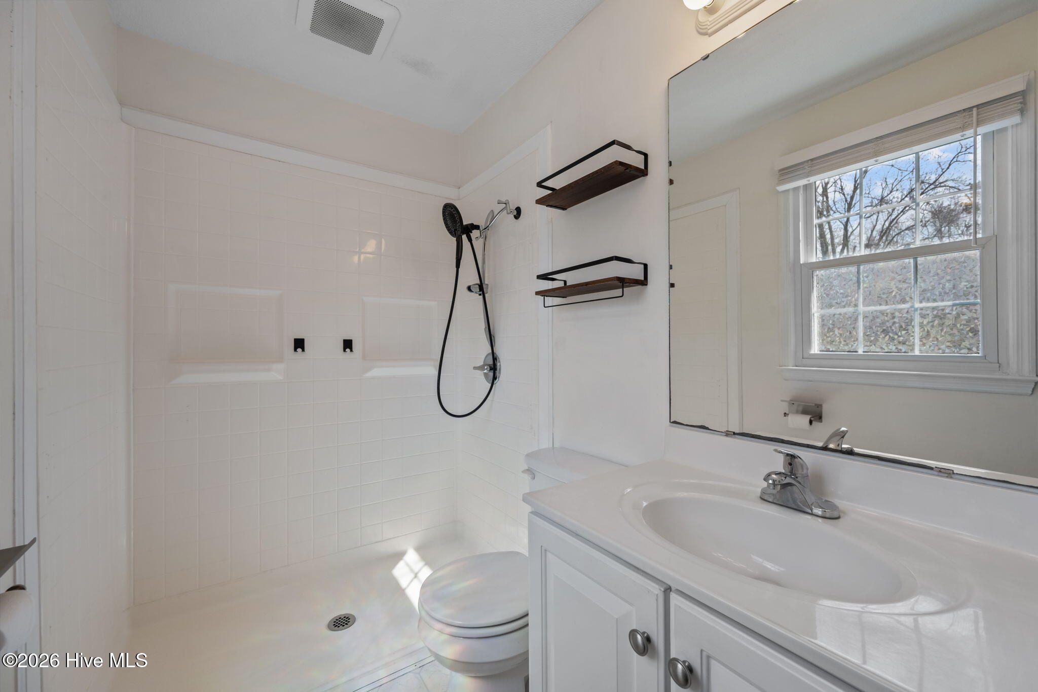 100554192 | Photo 48