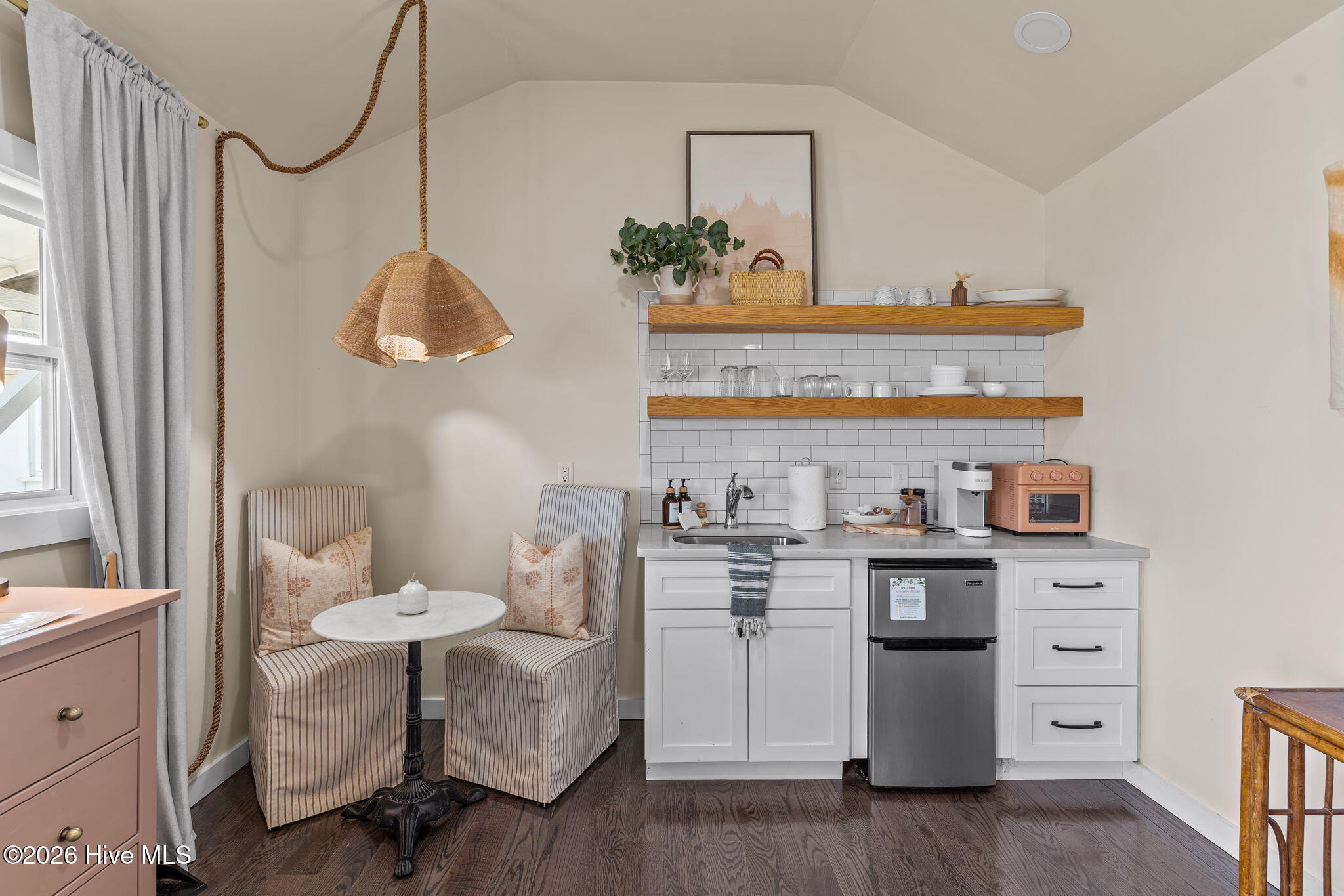 100565968 | Photo 49