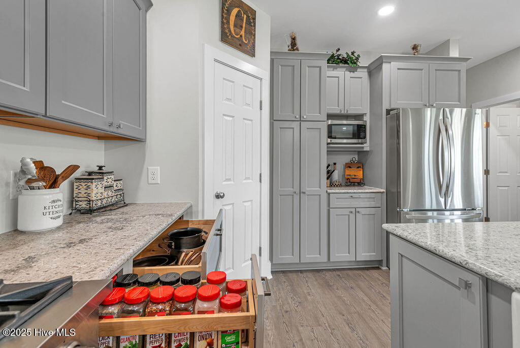 1560 White Oak River Road,Maysville