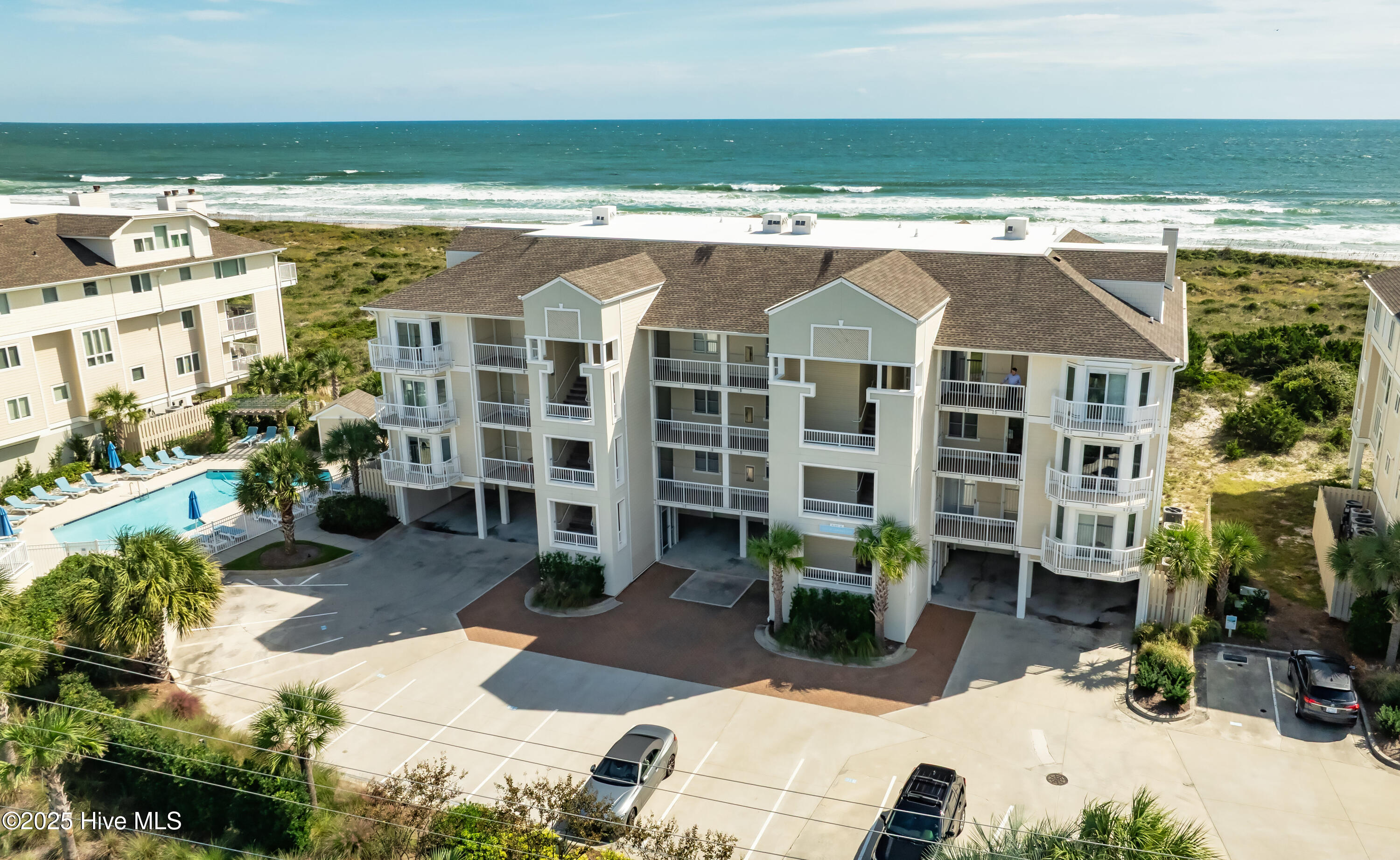 100535604 | Photo 75