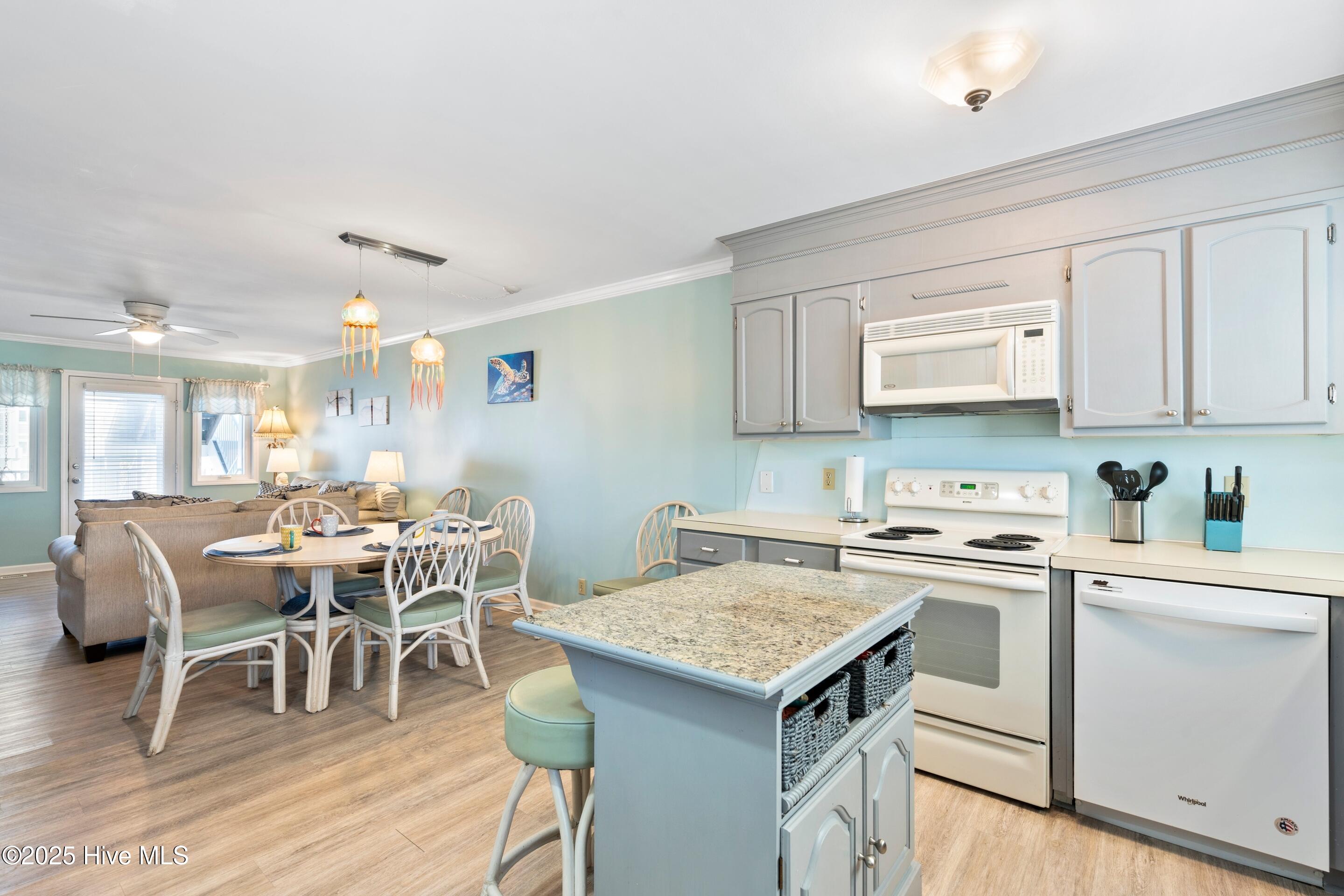 100543240 | Photo 15