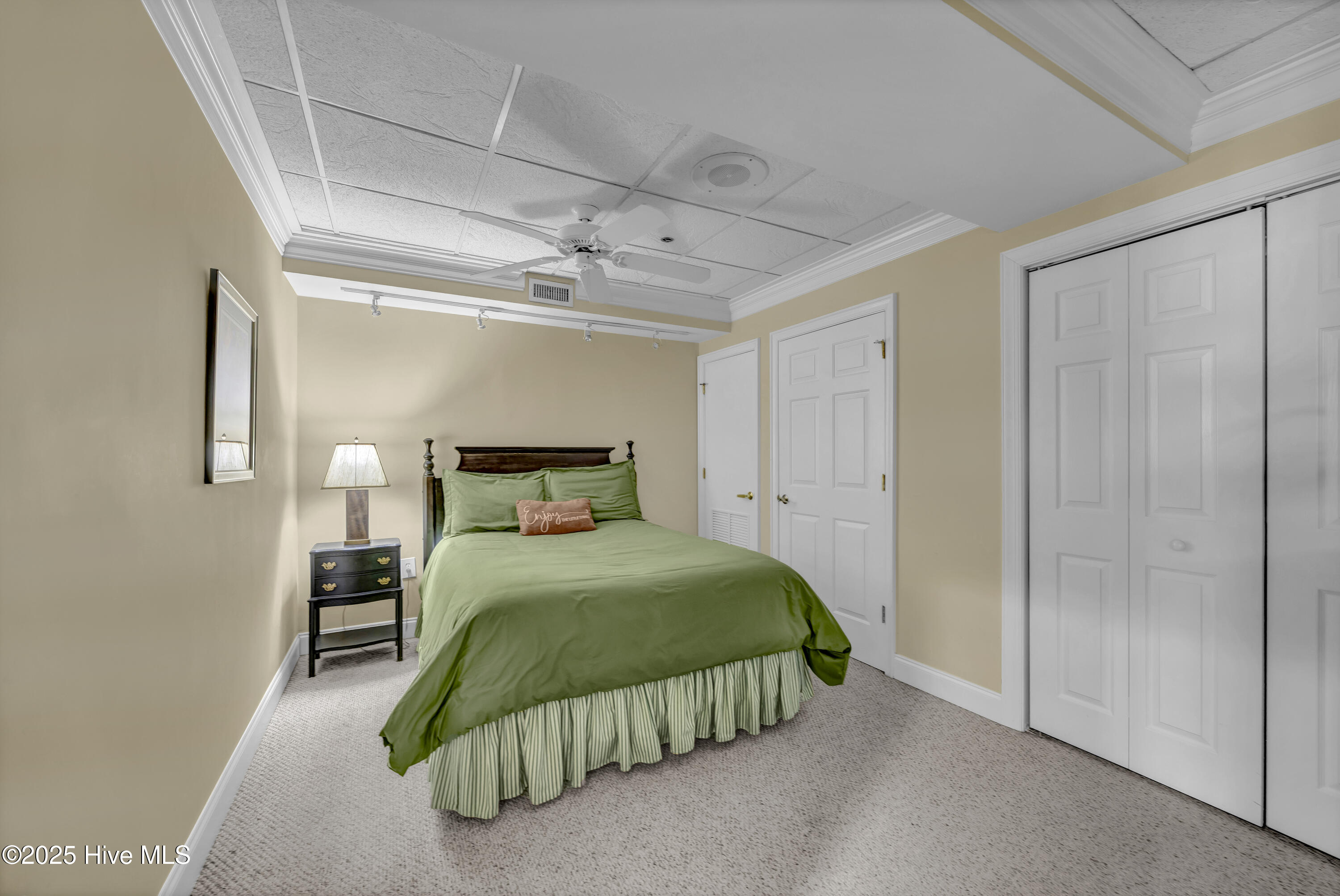 100546499 | Photo 22