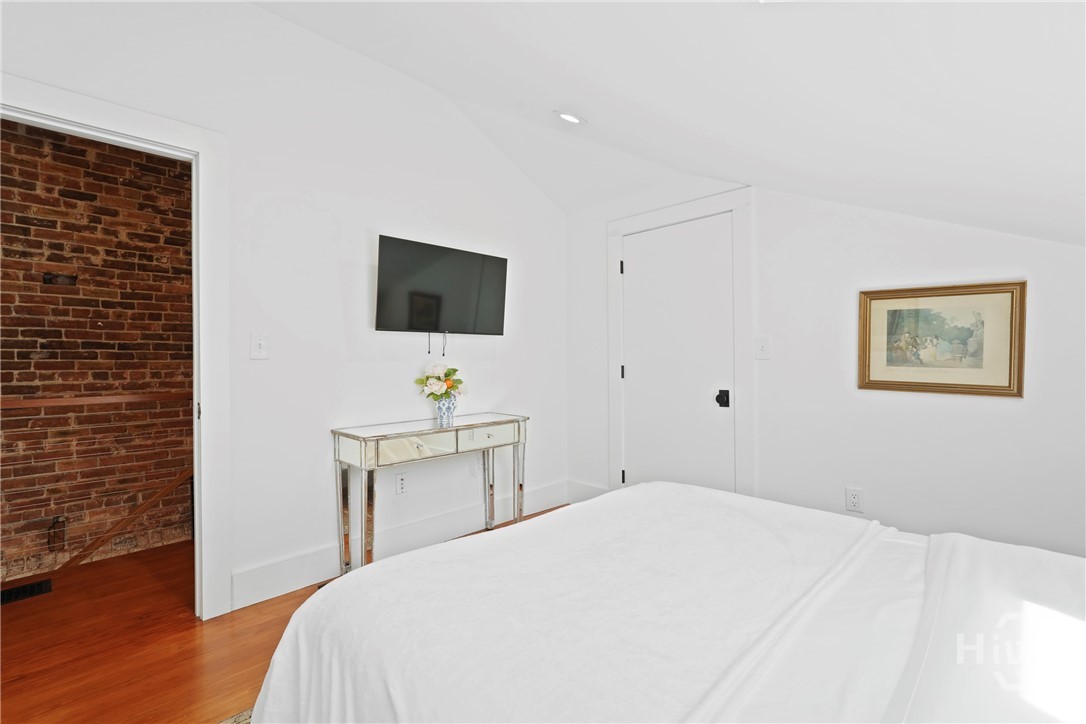 415 Whitaker Street, Savannah, GA, 31401