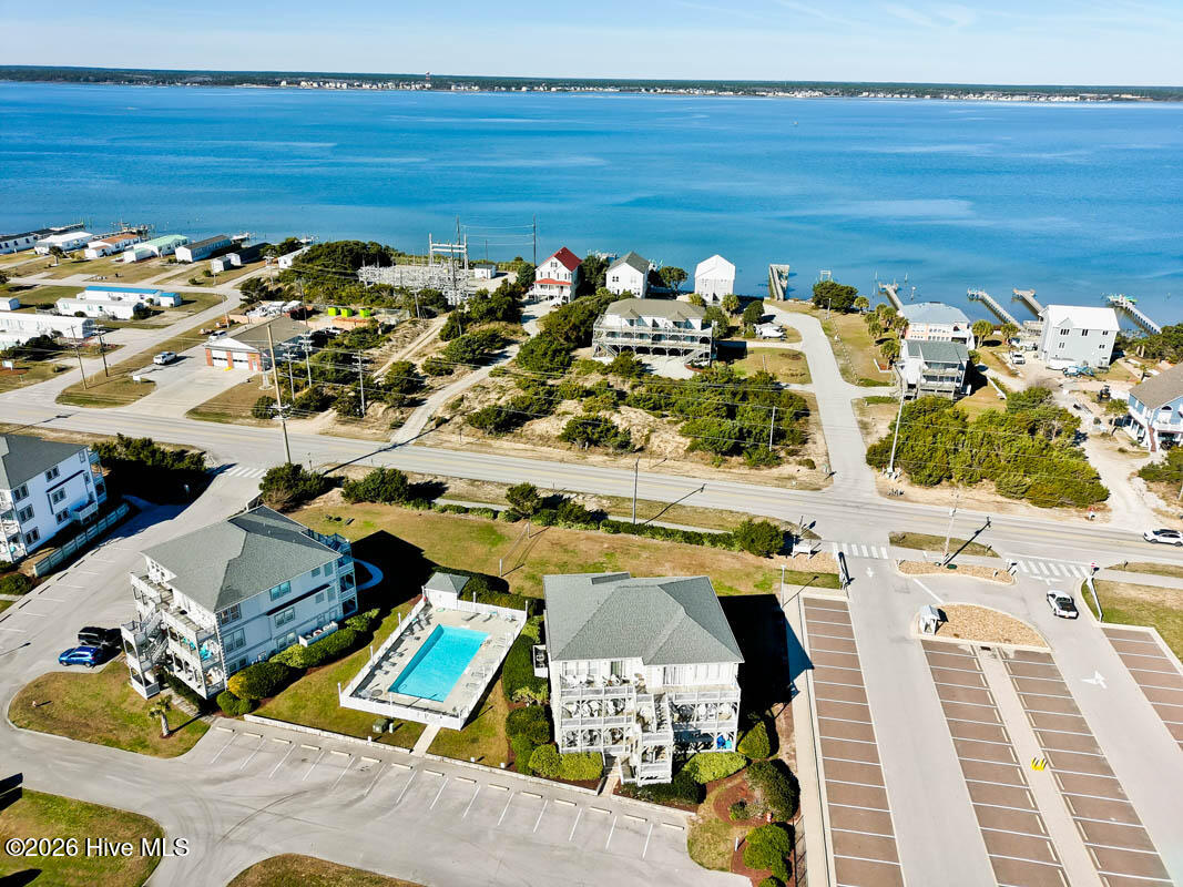 100560263 | Photo 35