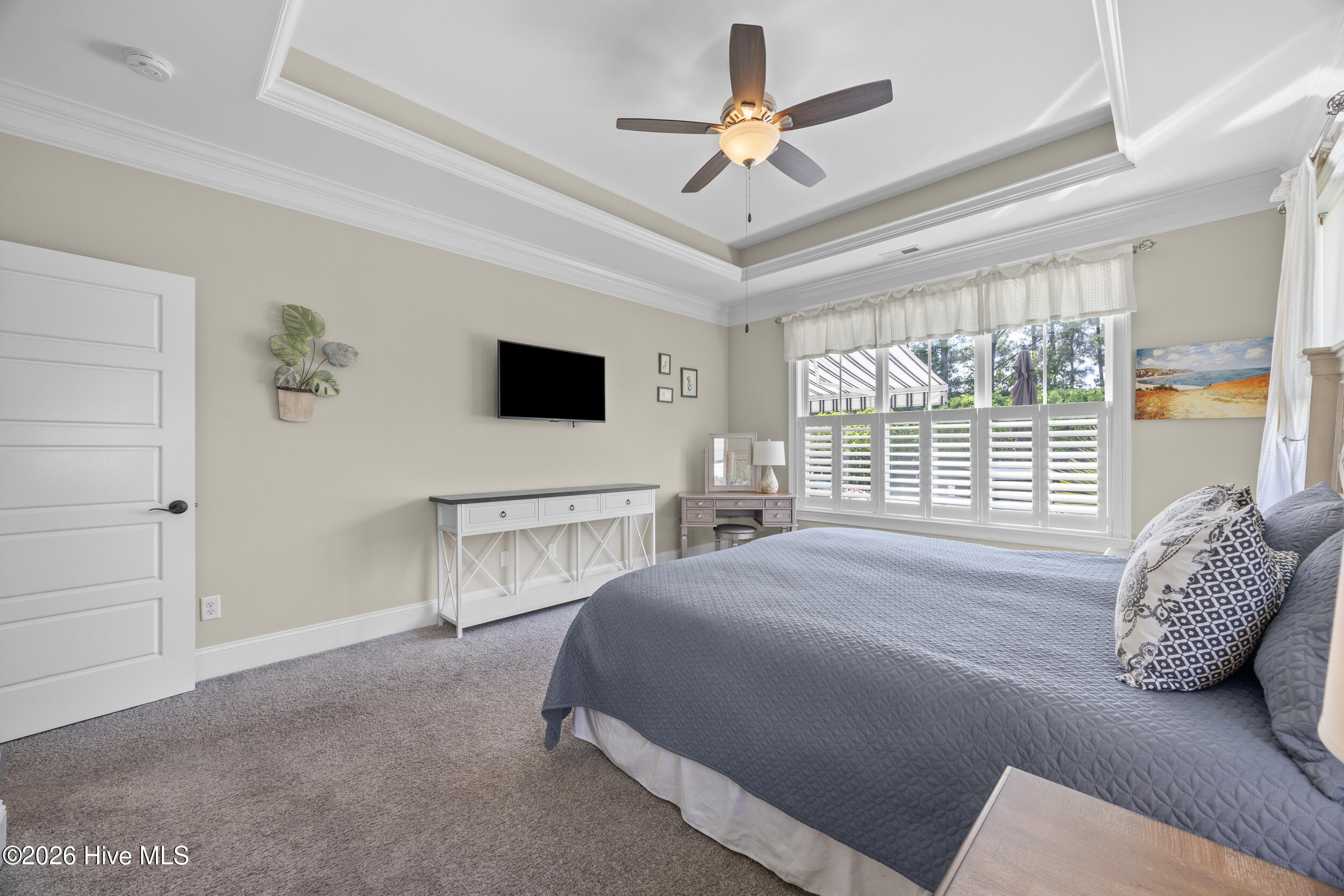 100565647 | Photo 24