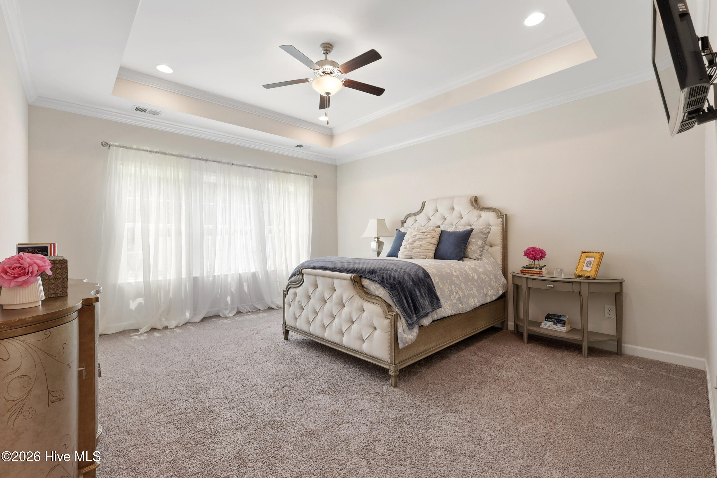 100570535 | Photo 23